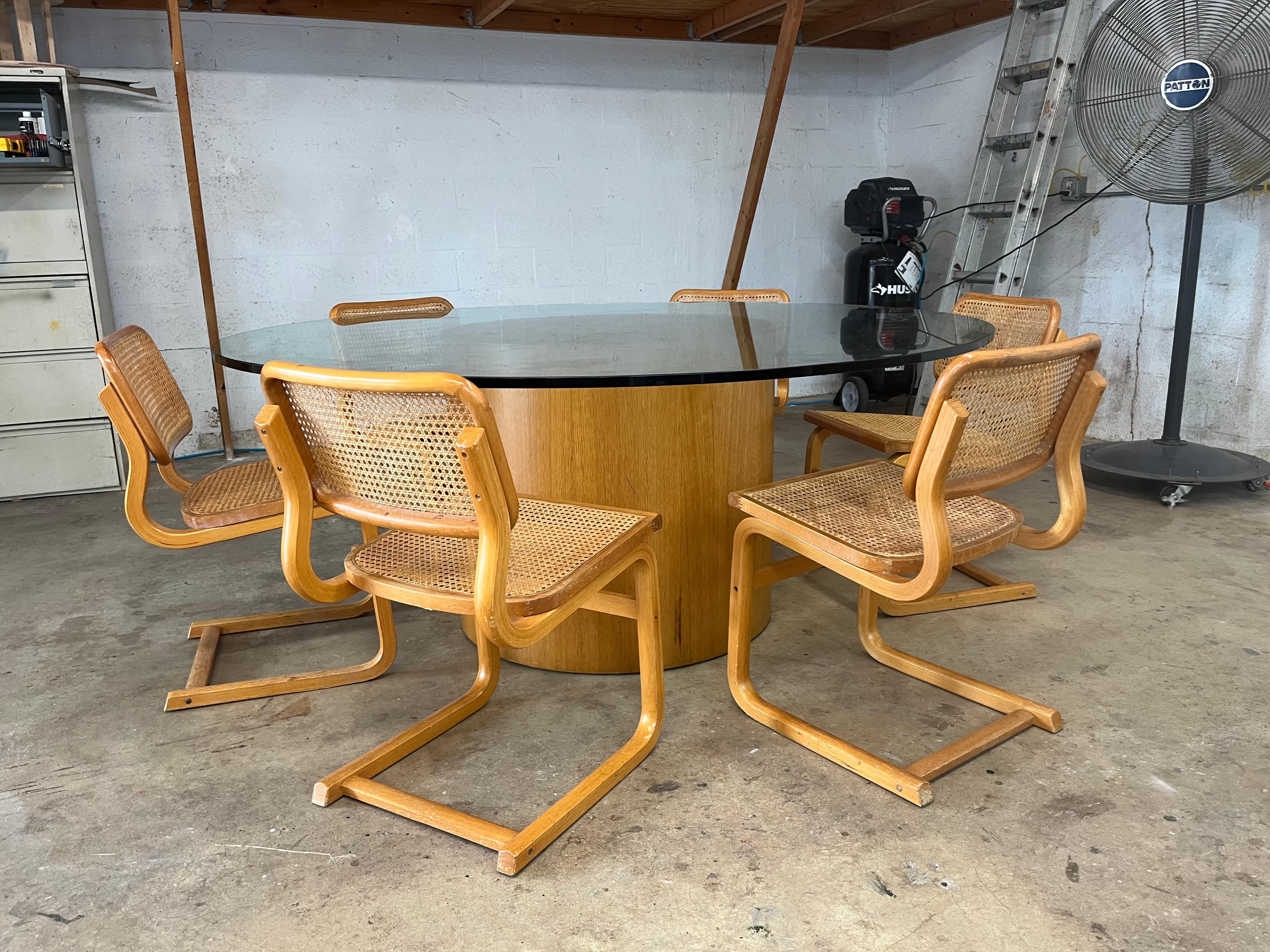 Grande table de salle à manger ronde en verre, The Moderns, Oak en vente 12