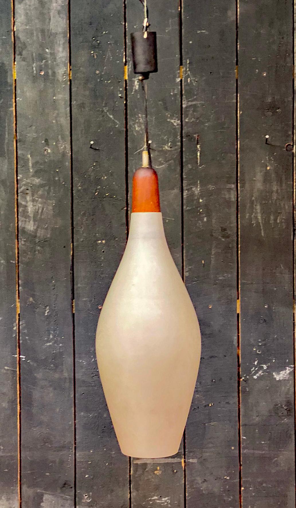 large Mid-Century Modern Scandinavian Pendant Lamp in Opal Glass In Good Condition For Sale In Saint-Ouen, FR