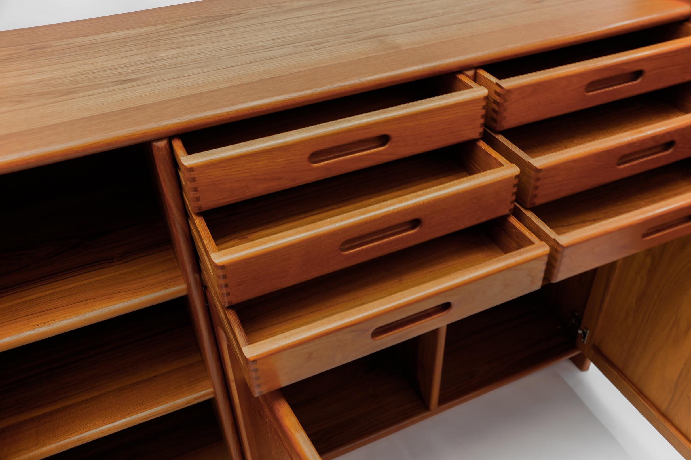 Large Mid-Century Modern Scandinavian Teak Wood Commode / Sideboard, 1960s For Sale 11