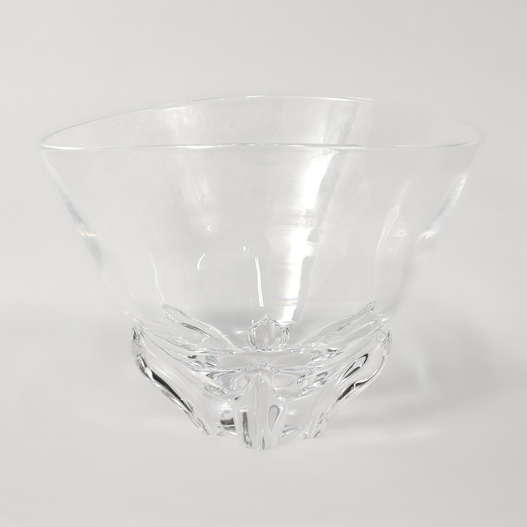 Large Mid-Century Modern Steuben Glass Deep Flower Bowl / Vase by Donald Pollard In Good Condition In Philadelphia, PA