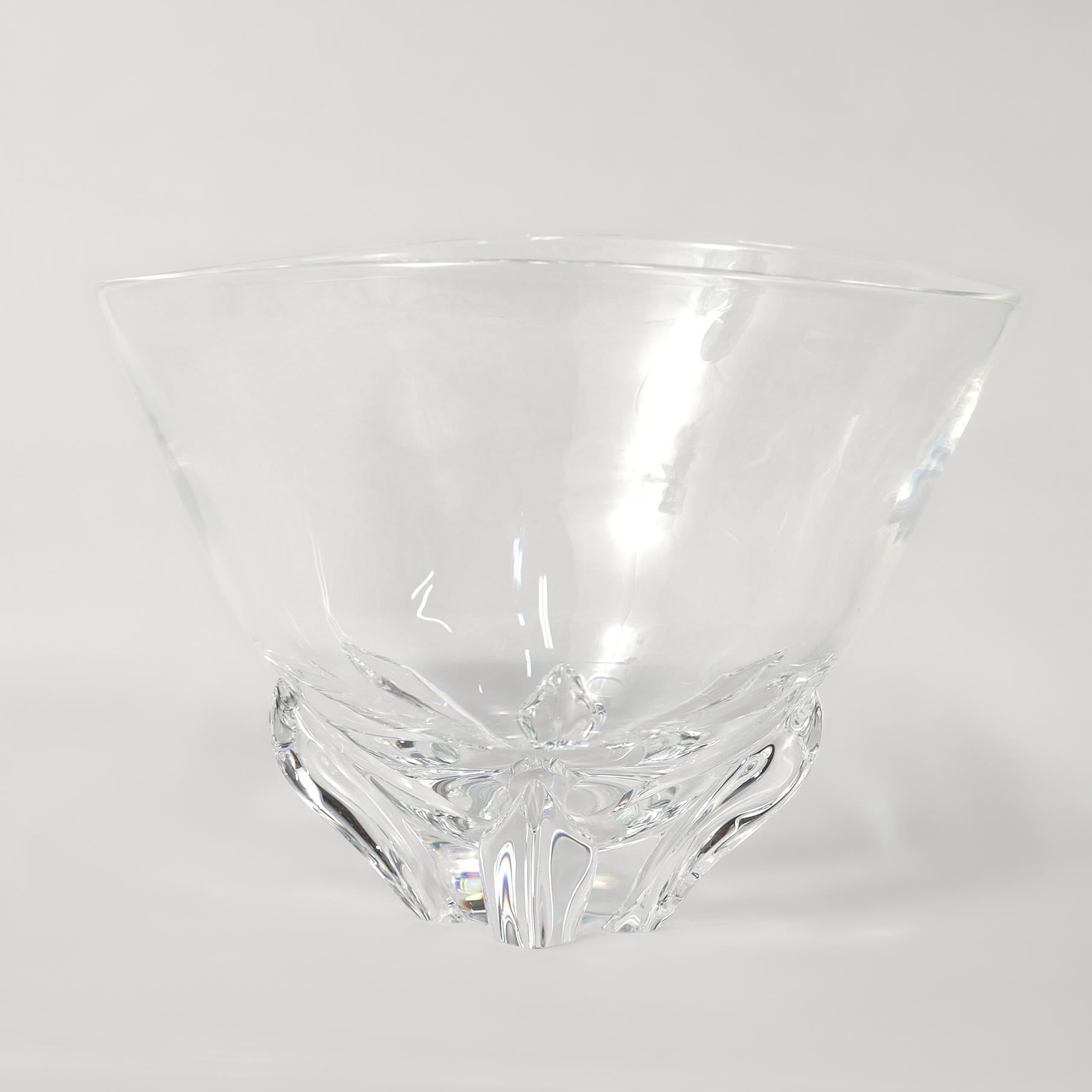 Large Mid-Century Modern Steuben Glass Deep Flower Bowl / Vase by Donald Pollard 3