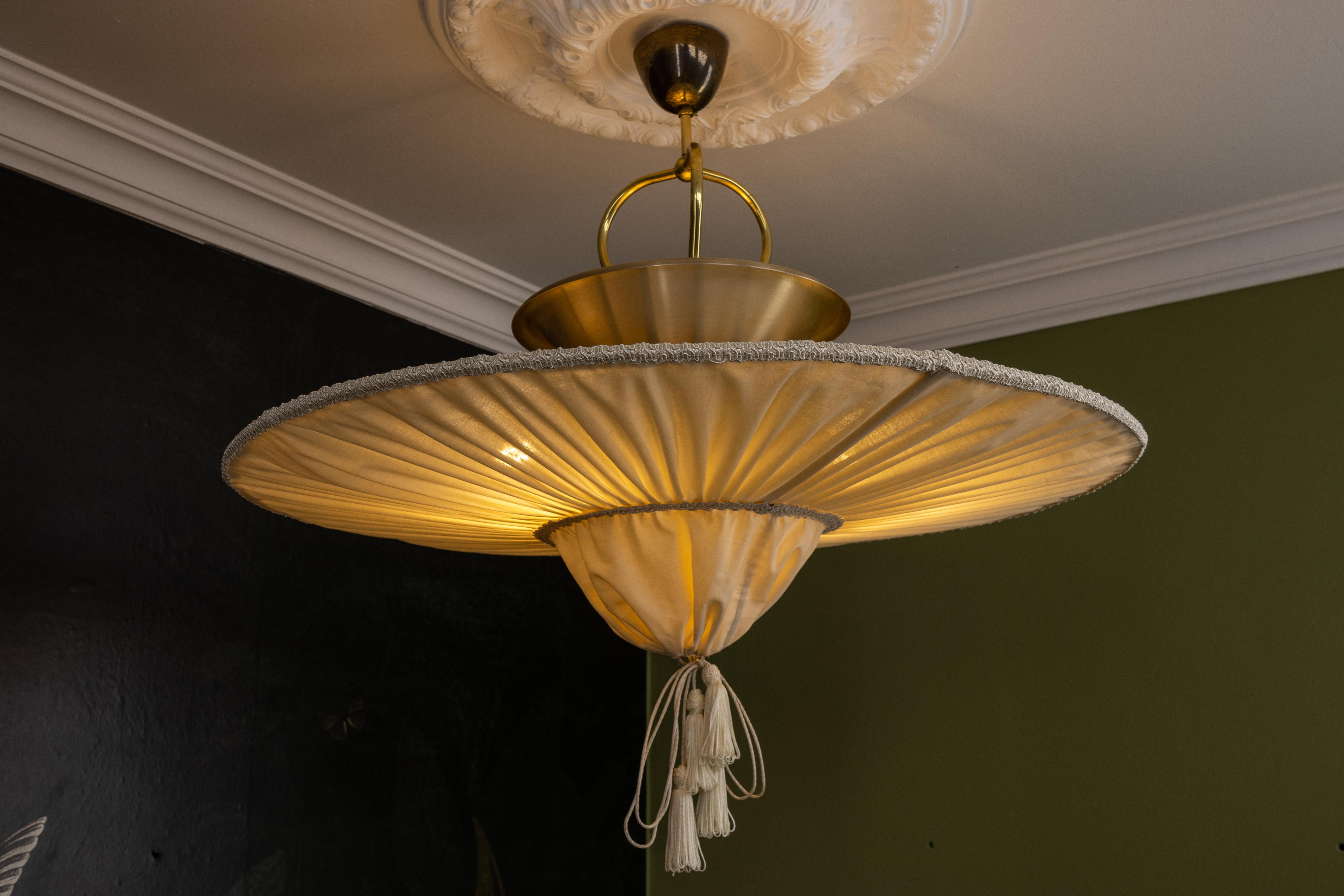 Large Mid-Century Modern Style Ufo Shaped Beige Fabric Pendant Light, 1970s In Good Condition In Barntrup, DE