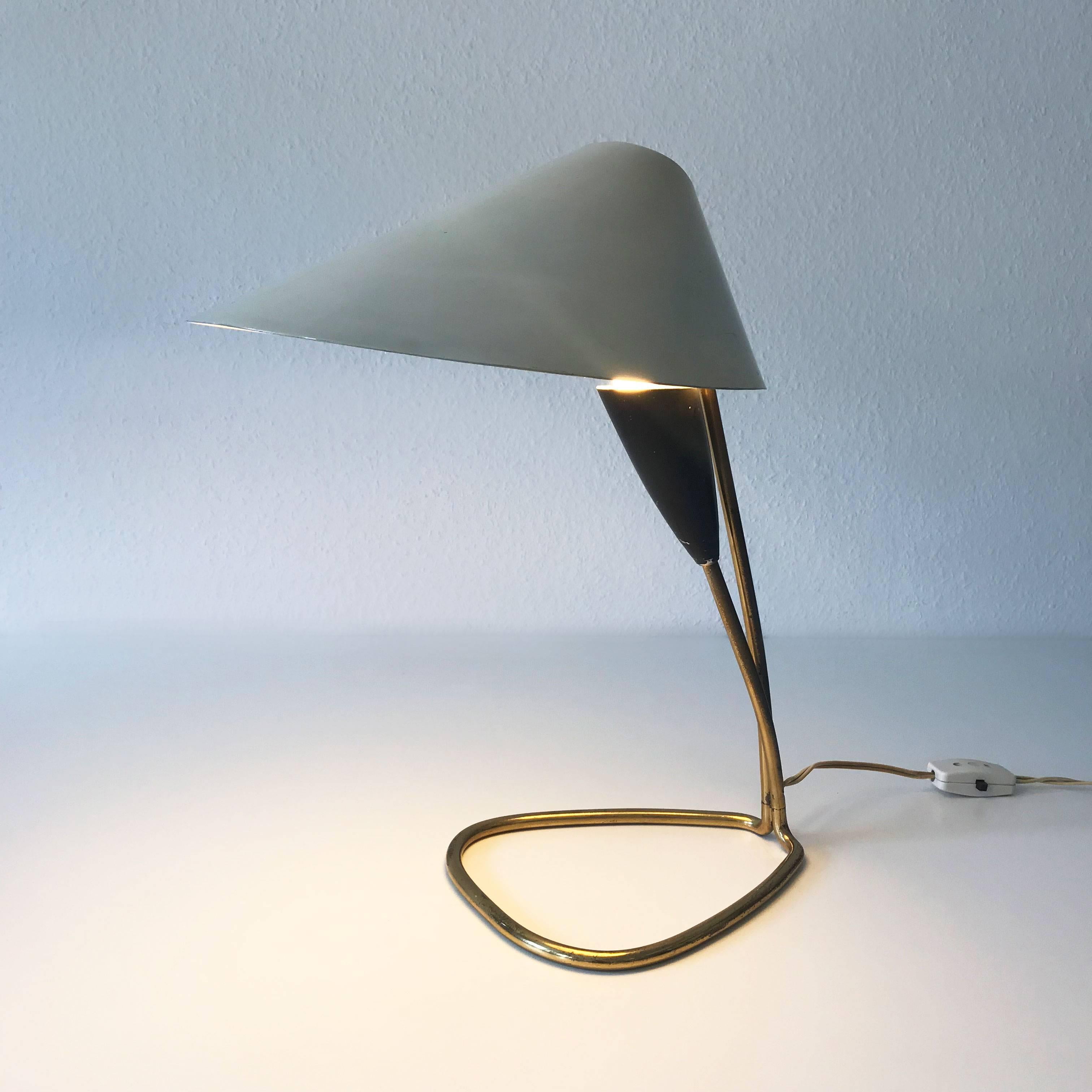 Italian Elegant Mid-Century Modern Table Lamp or Desk Light Italy 1950s