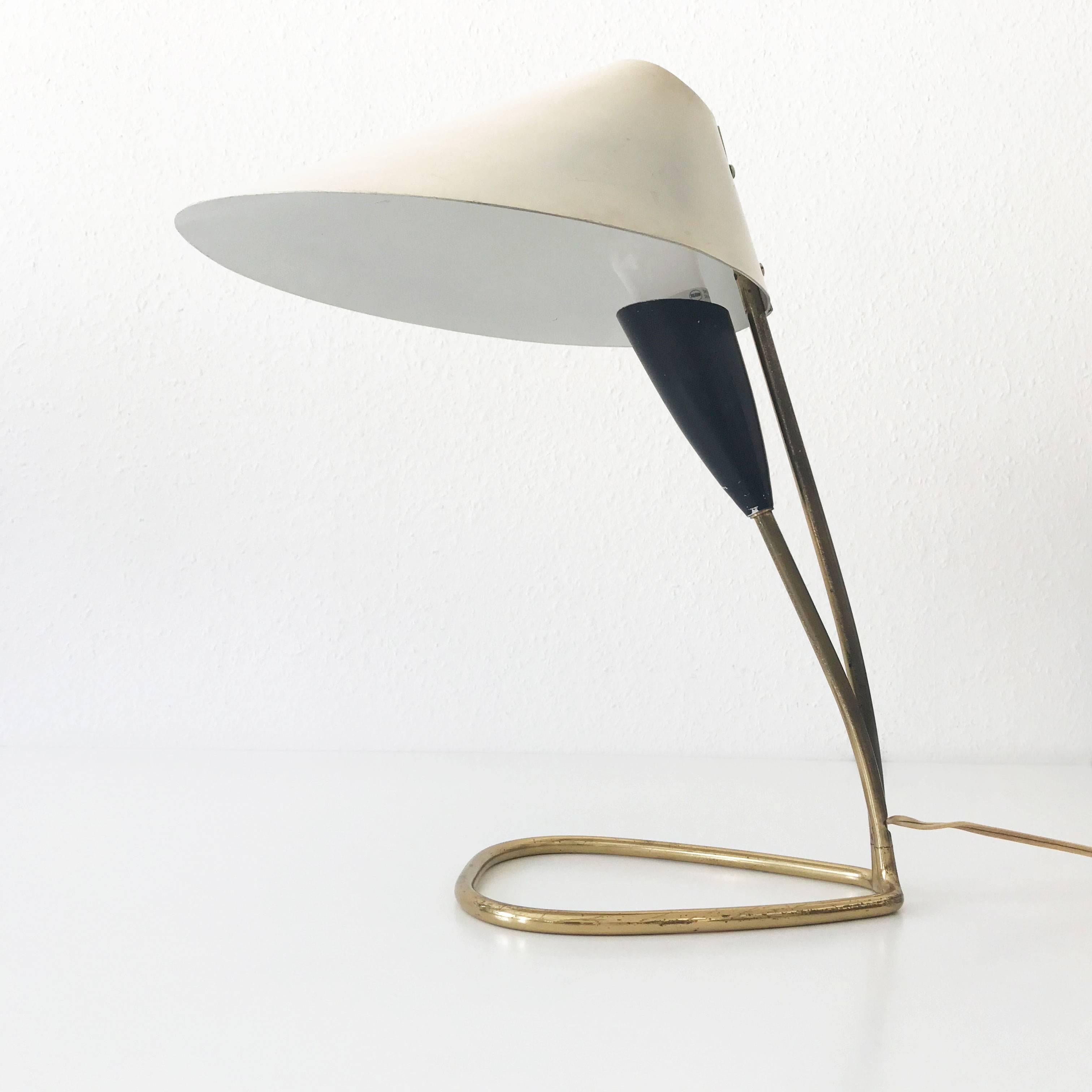 Lacquered Elegant Mid-Century Modern Table Lamp or Desk Light Italy 1950s For Sale