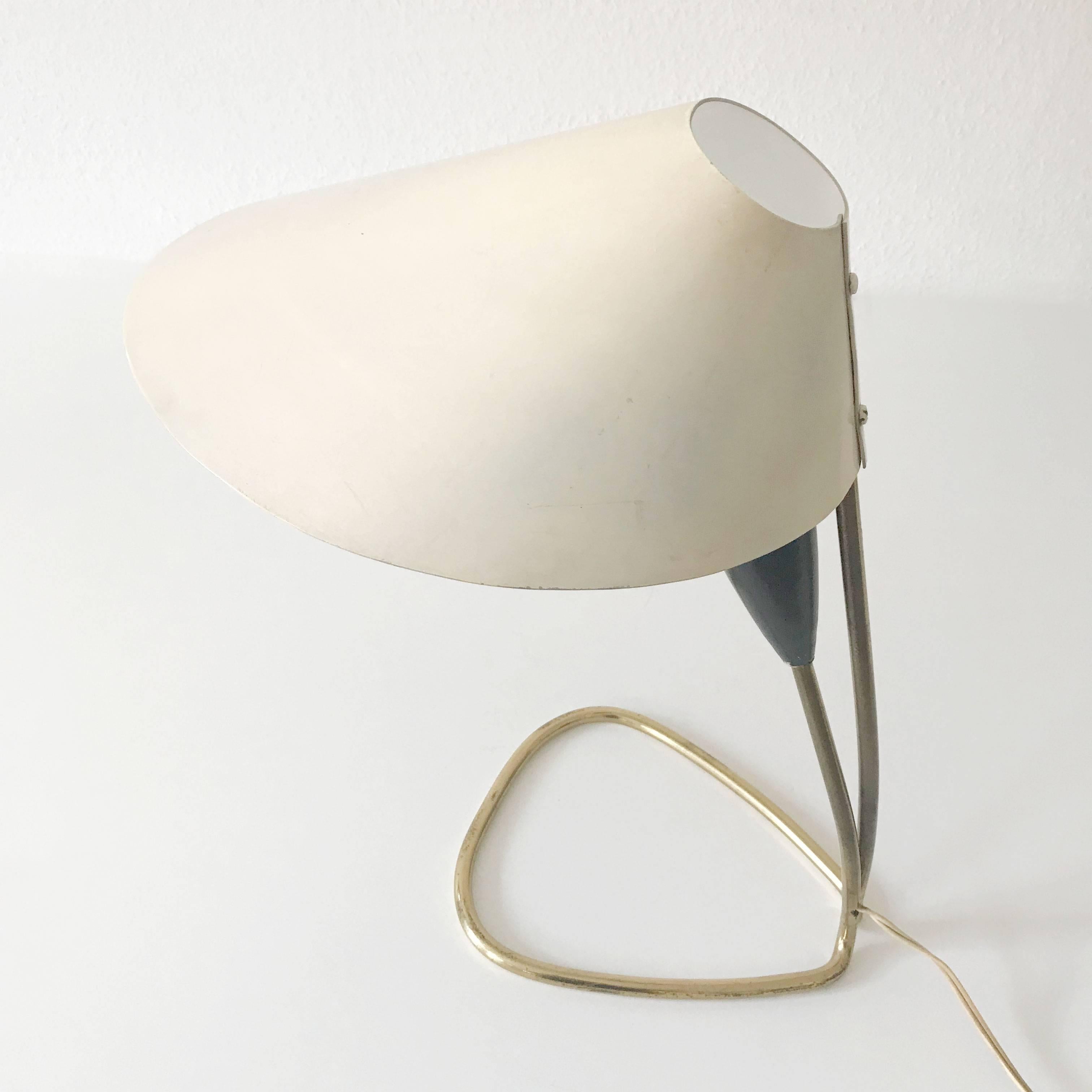 Mid-20th Century Elegant Mid-Century Modern Table Lamp or Desk Light Italy 1950s