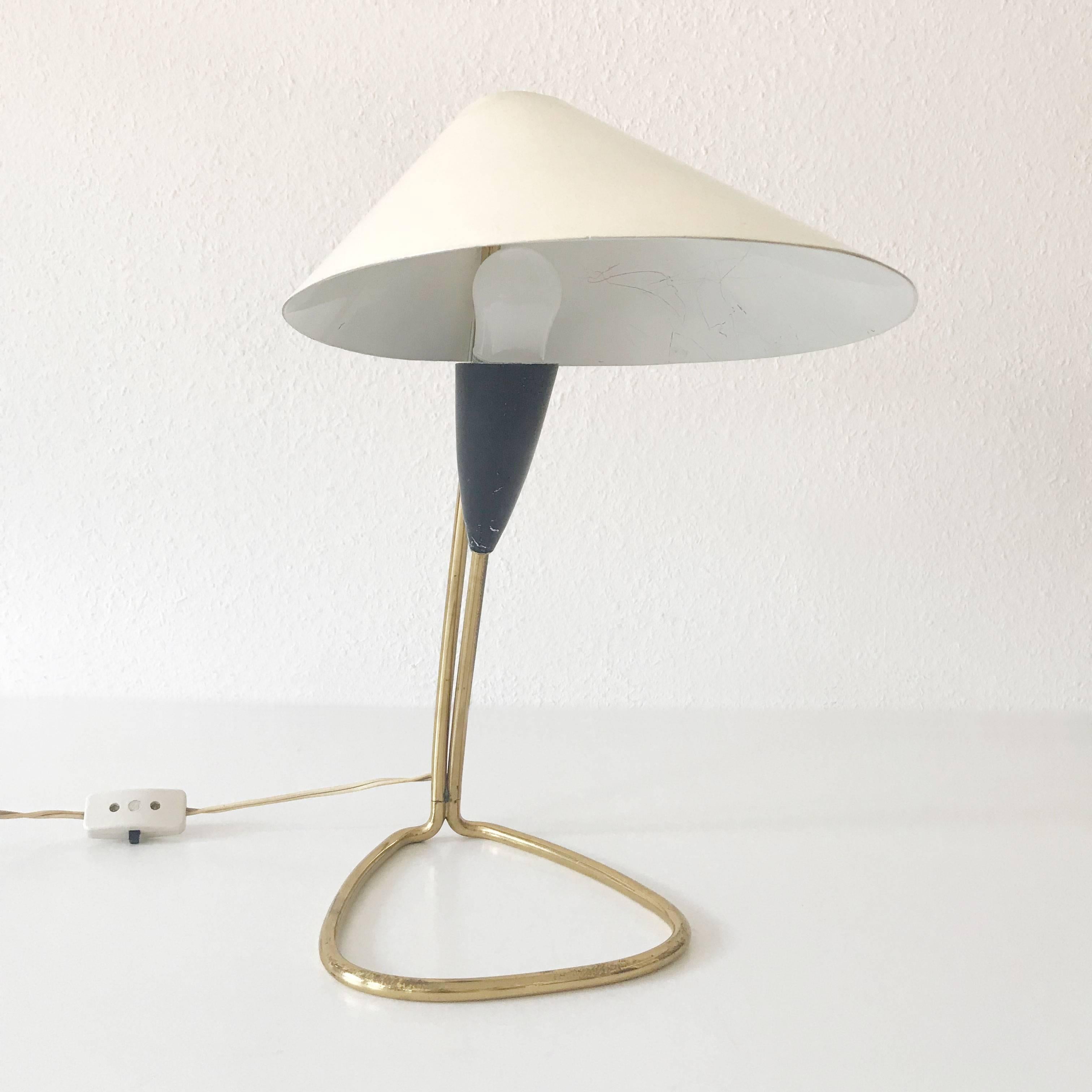 Elegant Mid-Century Modern Table Lamp or Desk Light Italy 1950s For Sale 1