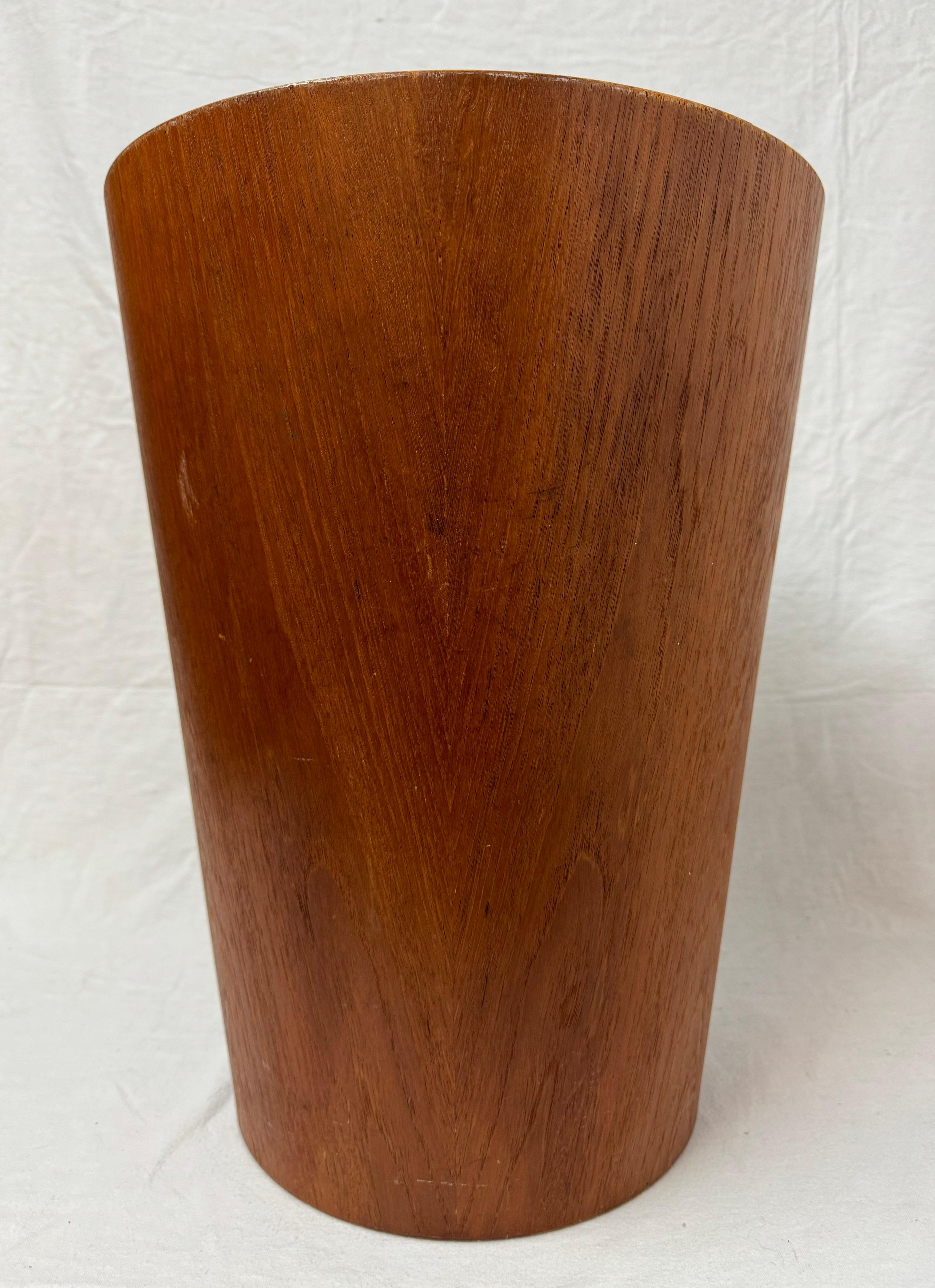 Großer moderner Papierbehälter aus Teakholz von Martin Aberg für Servex, Mid-Century Modern im Angebot 2