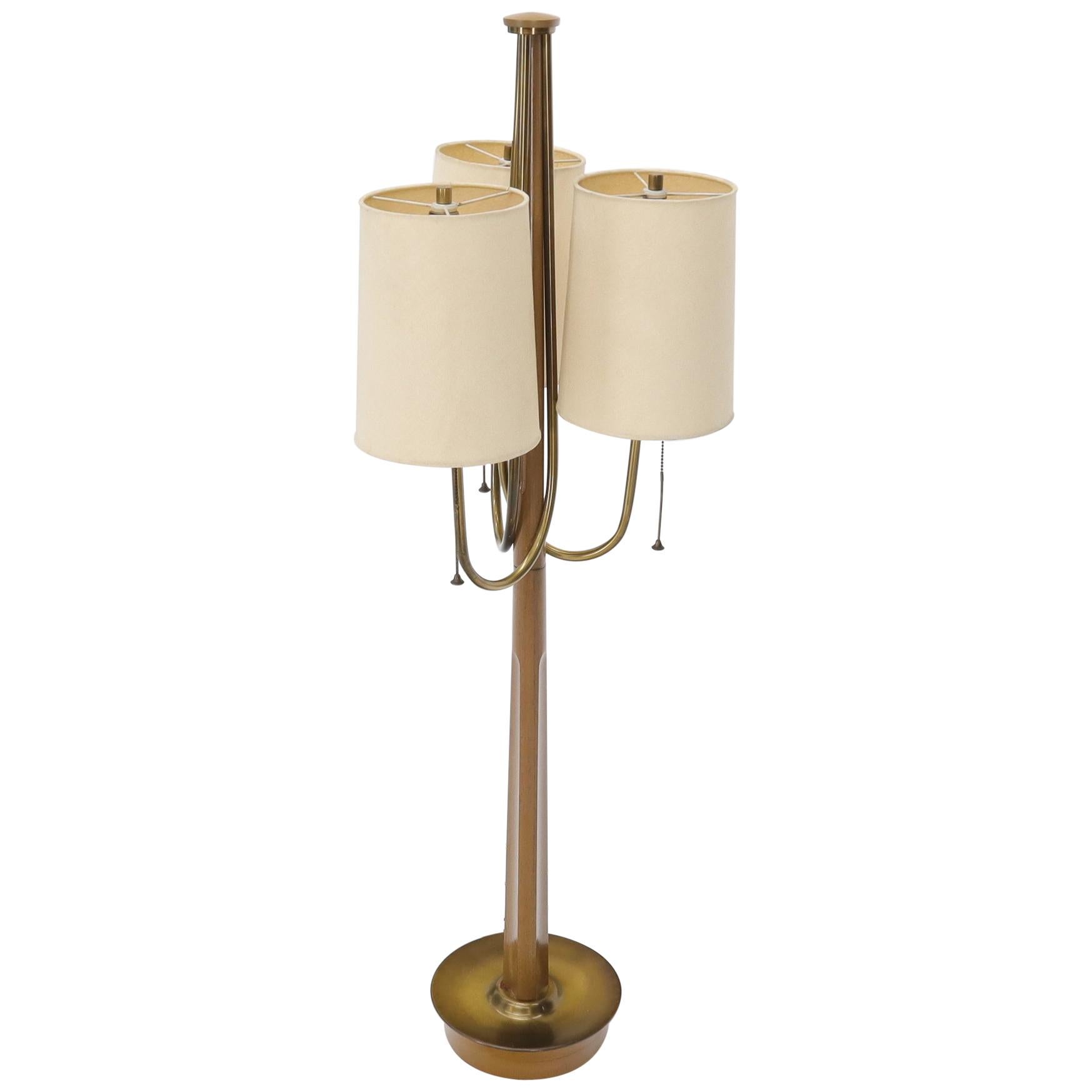 Große dreiarmige Tisch- oder Stehlampe mit Zylinderschirmen, Mid-Century Modern im Angebot