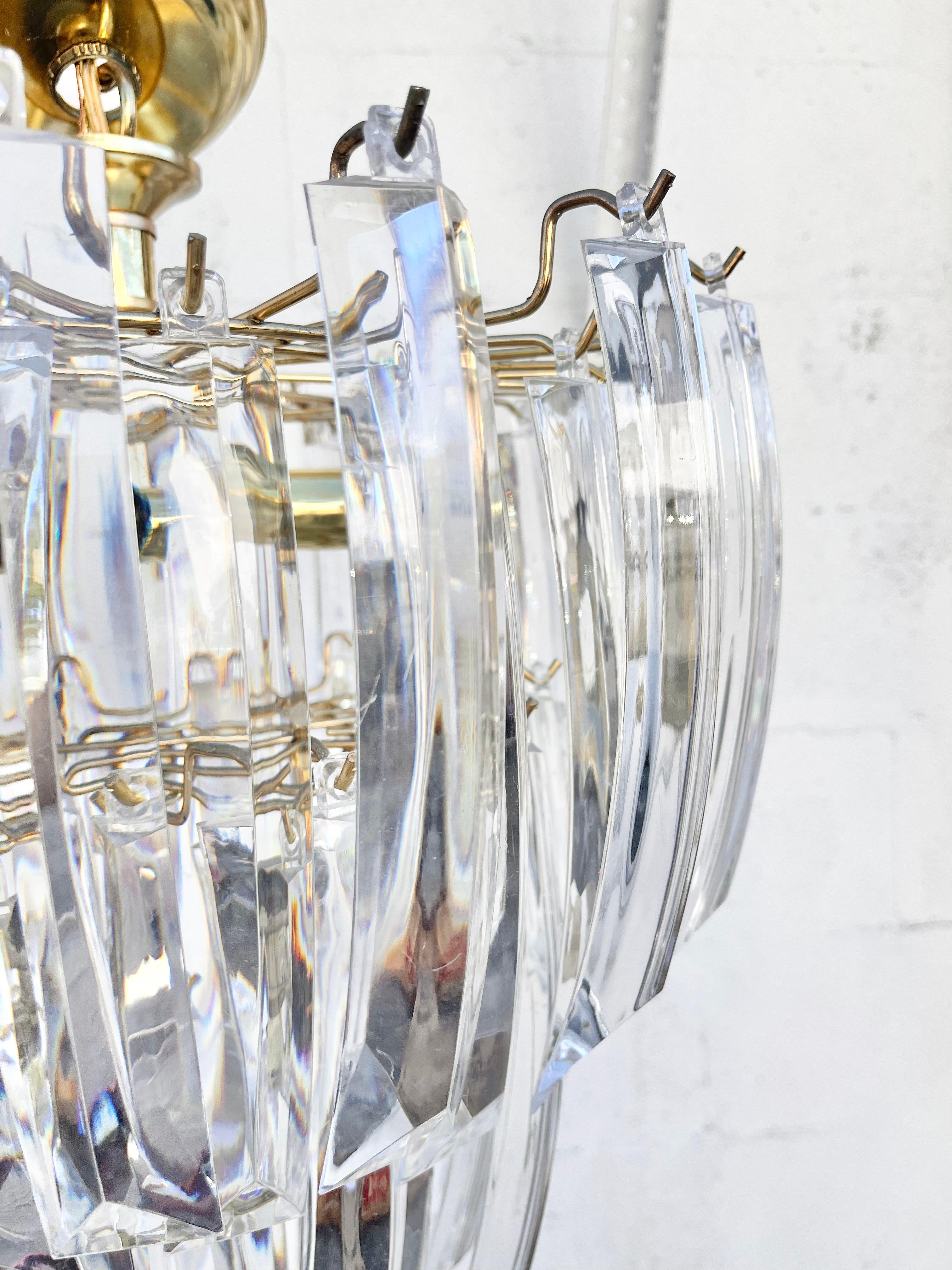 Large Mid-Century Modern Three-Tier Prism Lucite Chandelier In Good Condition For Sale In Miami, FL