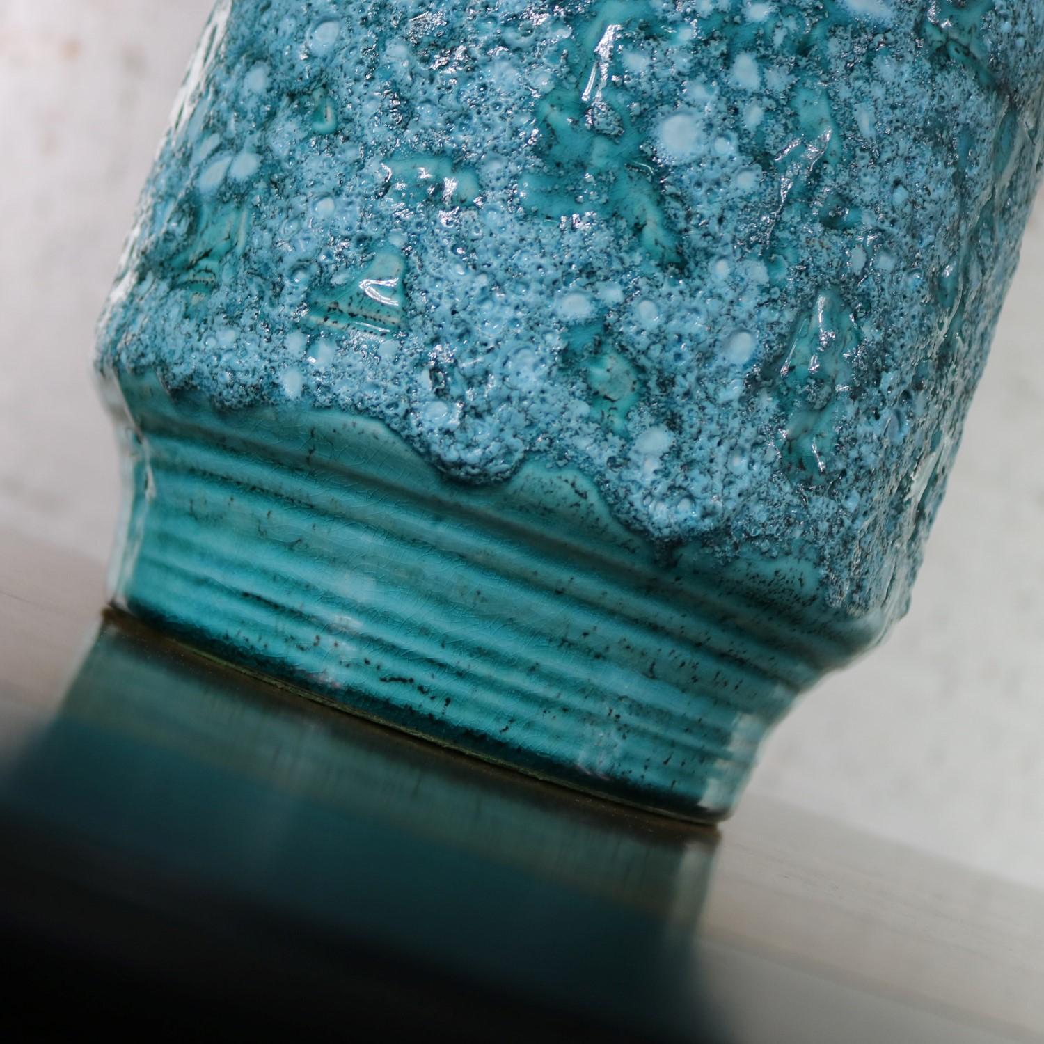Large Mid-Century Modern Turquoise Lava Glaze Ceramic Table Lamp after Fantoni For Sale 11