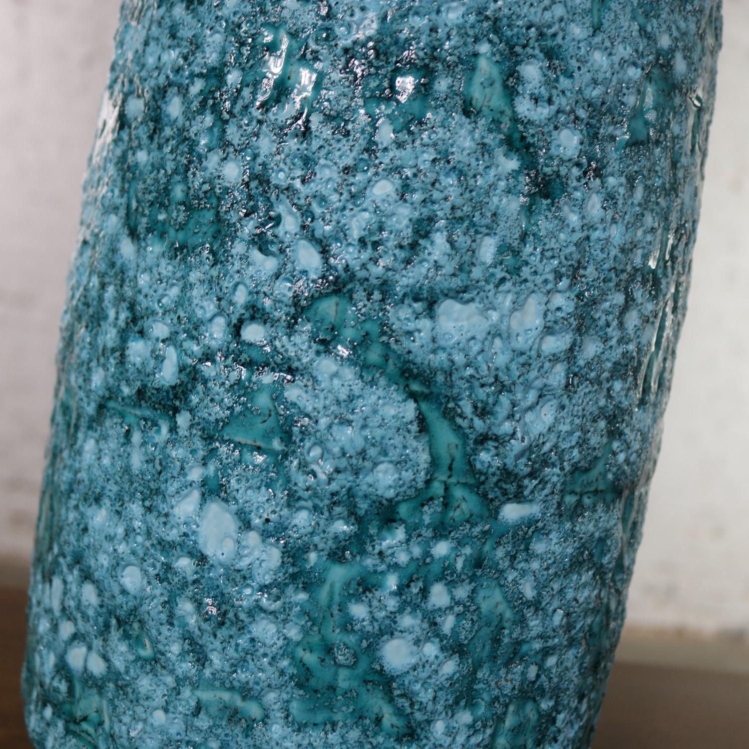 Large Mid-Century Modern Turquoise Lava Glaze Ceramic Table Lamp after Fantoni For Sale 1