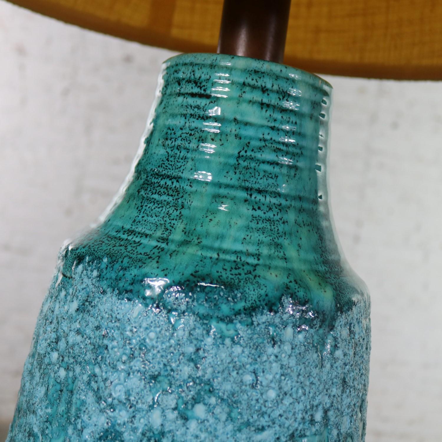 Large Mid-Century Modern Turquoise Lava Glaze Ceramic Table Lamp after Fantoni For Sale 2