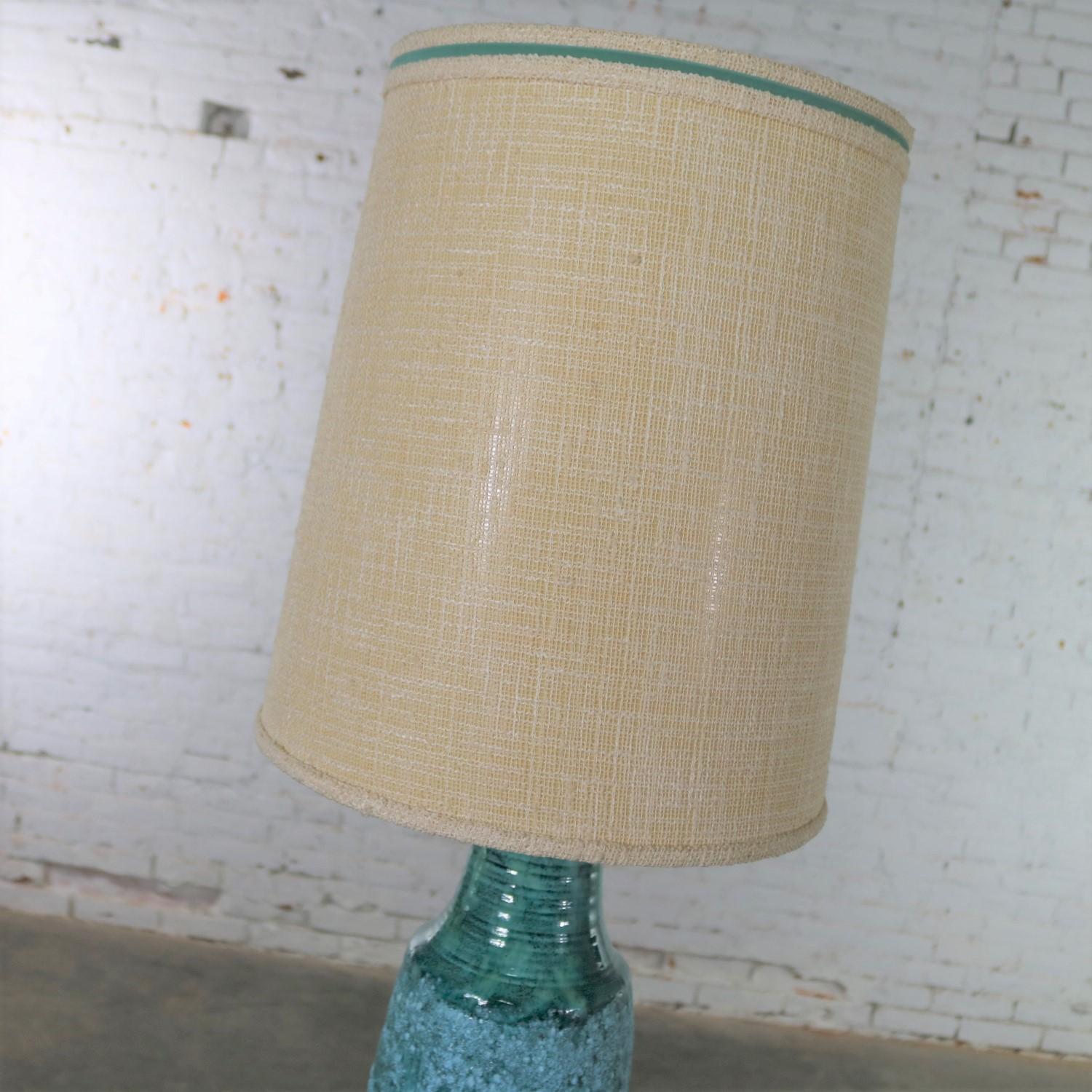 Large Mid-Century Modern Turquoise Lava Glaze Ceramic Table Lamp after Fantoni For Sale 3