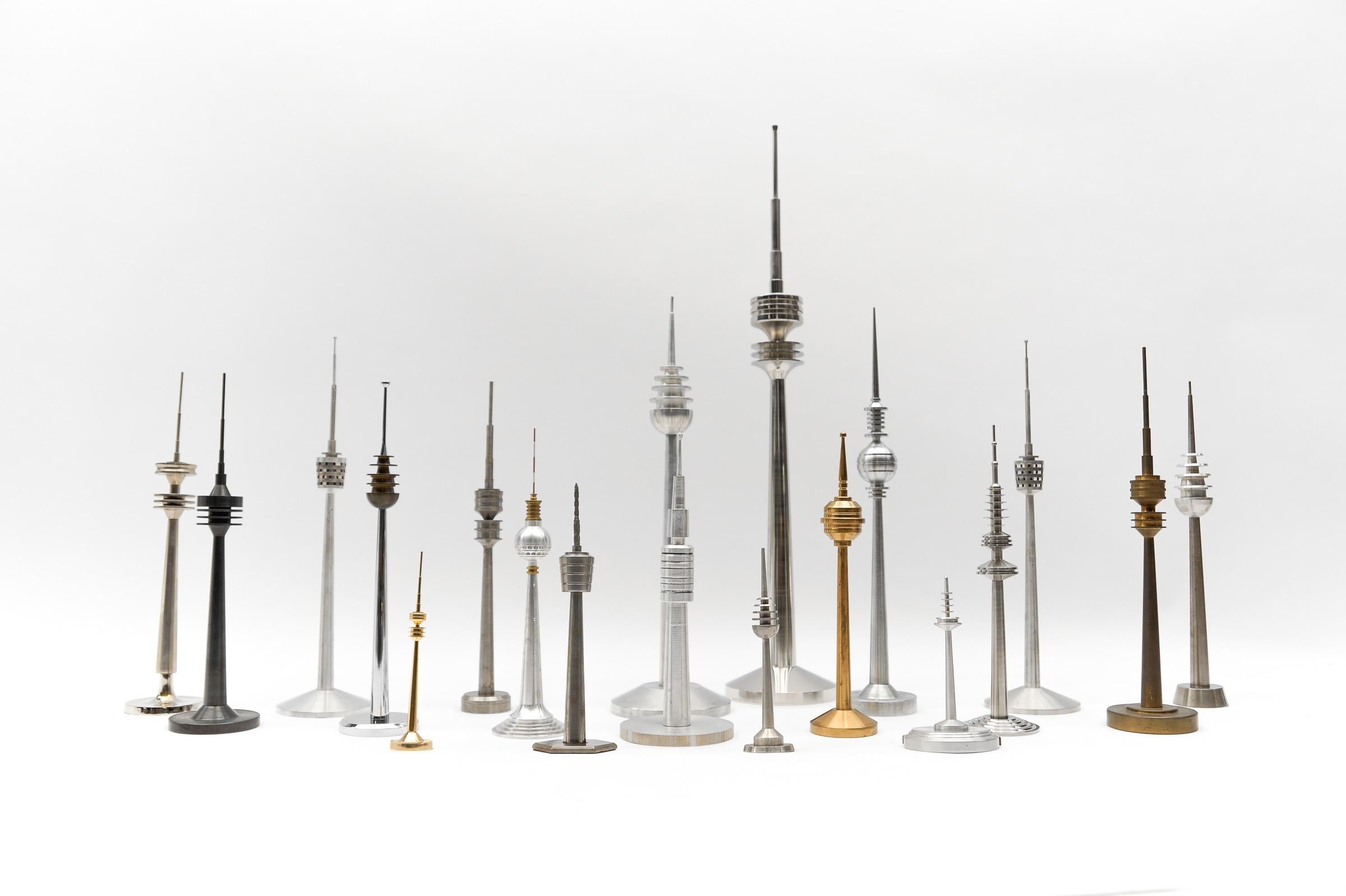 Wonderful TV towers from the 1960s-1970s. Some made of steel, metal, aluminum, bronze, etc..

Exceptionally large TV tower of 63cm.

The smallest, golden one is a ballpoint pen. The refill is empty.

Various heights from 14cm to 63cm!

Have the