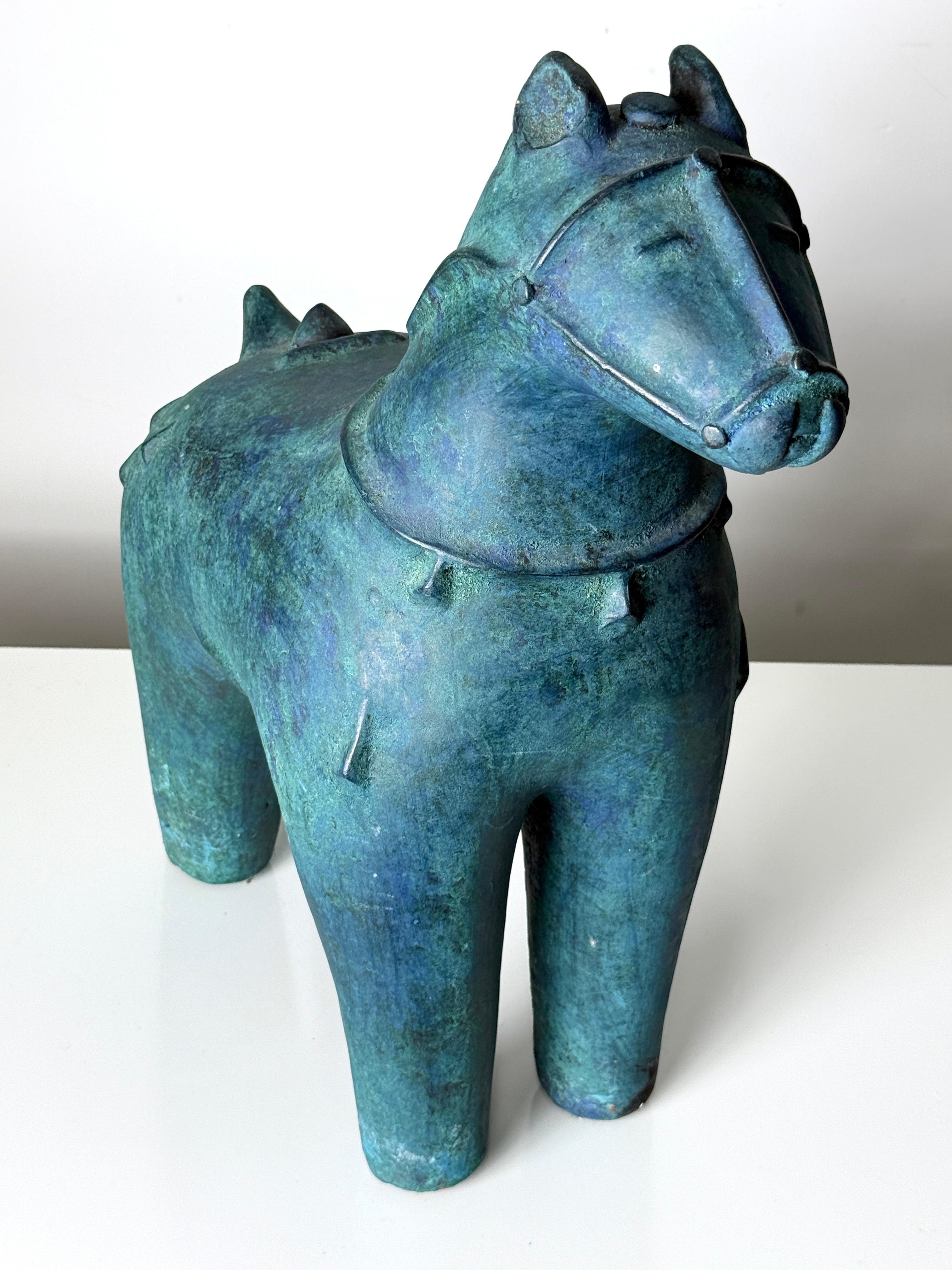 Gran Escultura de Caballo de Cerámica Japonesa Estilo Haniwa de Verdigris Moderno de Mediados de Siglo Desconocido en venta