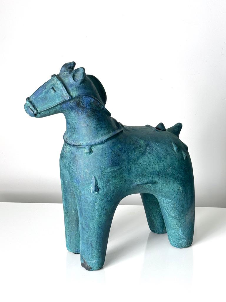 Gran Escultura de Caballo de Cerámica Japonesa Estilo Haniwa de Verdigris Moderno de Mediados de Siglo Glaseado en venta