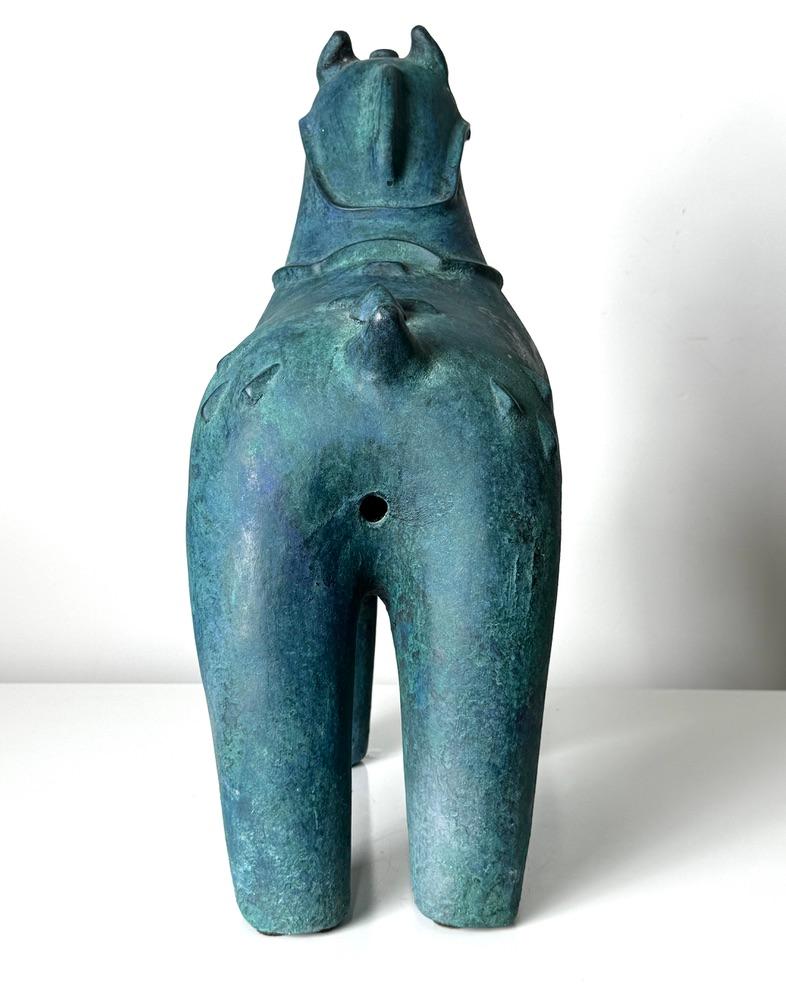 Gran Escultura de Caballo de Cerámica Japonesa Estilo Haniwa de Verdigris Moderno de Mediados de Siglo en Bueno estado para la venta en Troy, MI