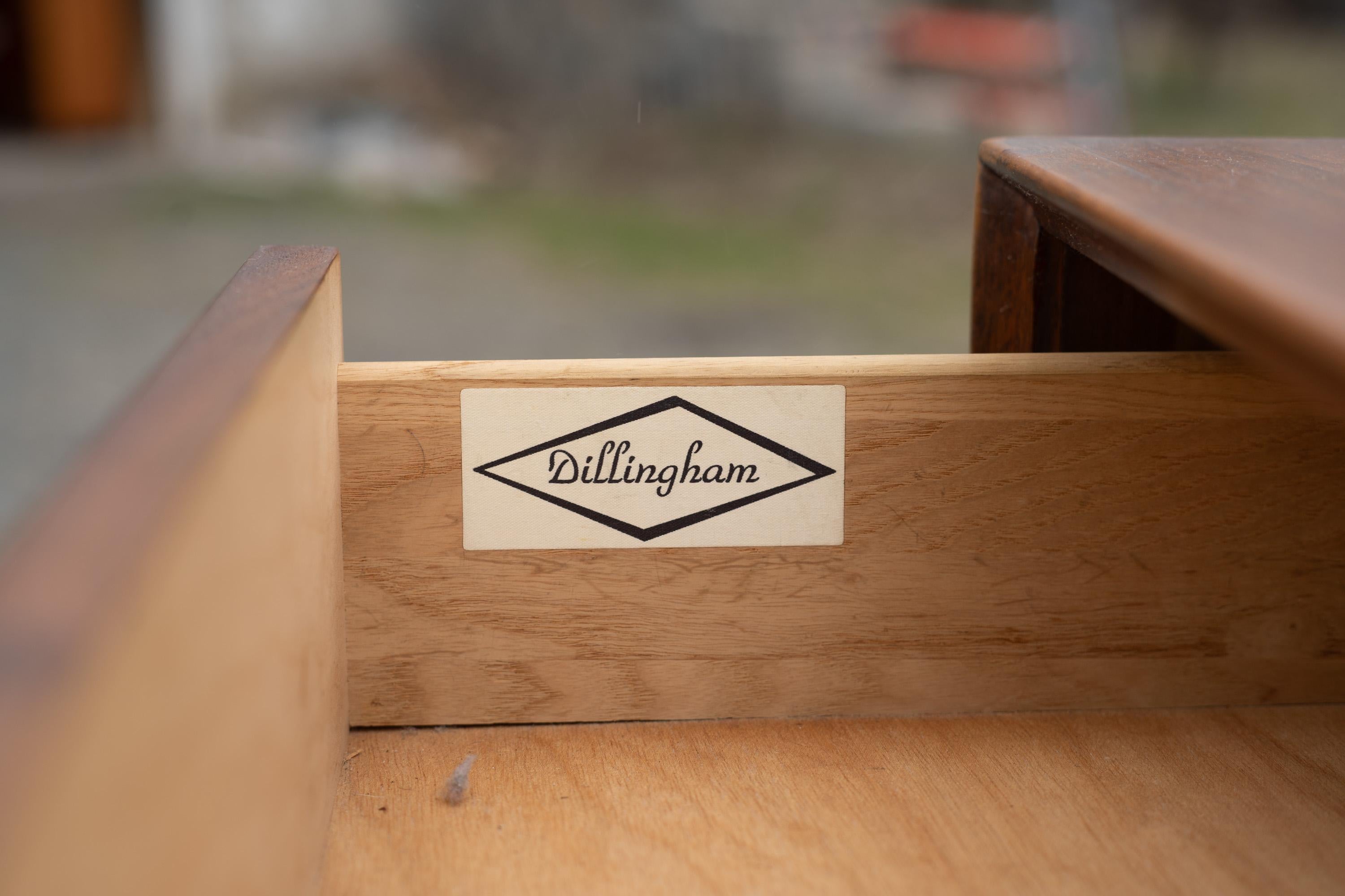Grande commode à 7 tiroirs et portes en noyer de style The Modernity Dillingham 2