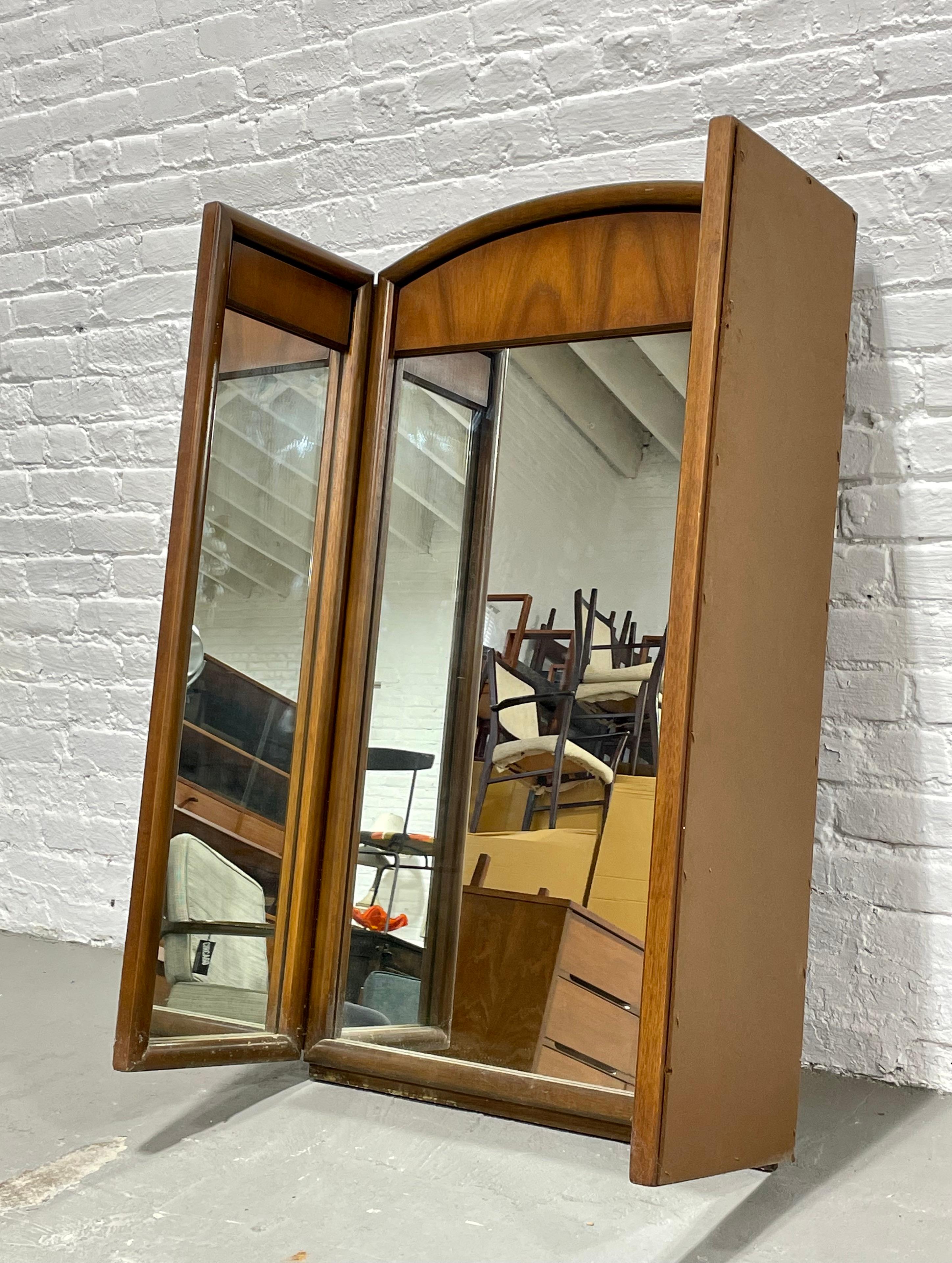 Large Mid-Century Modern Walnut Three Panel Mirror, C. 1960s For Sale 6