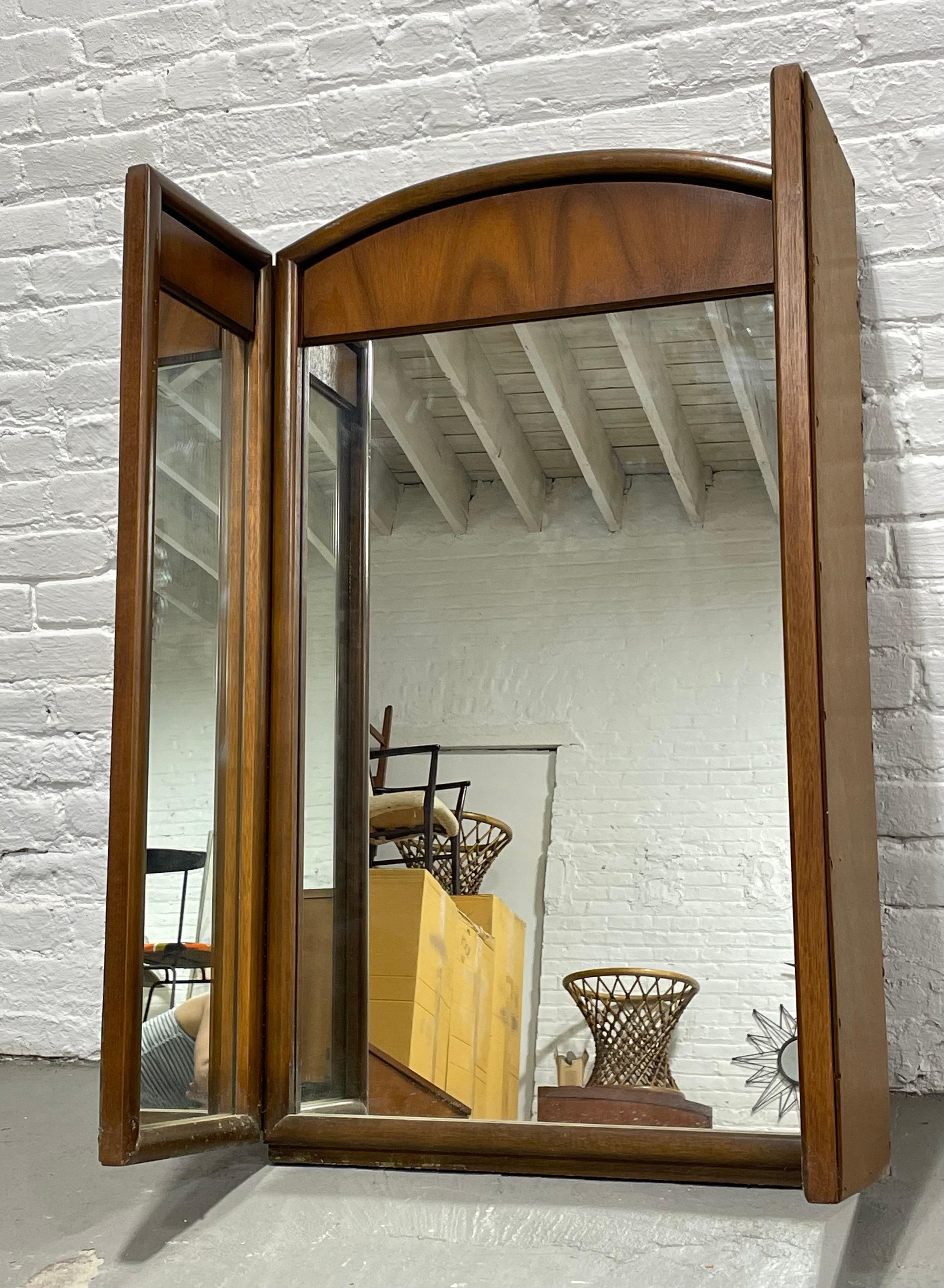 Large Mid-Century Modern Walnut Three Panel Mirror, C. 1960s For Sale 7