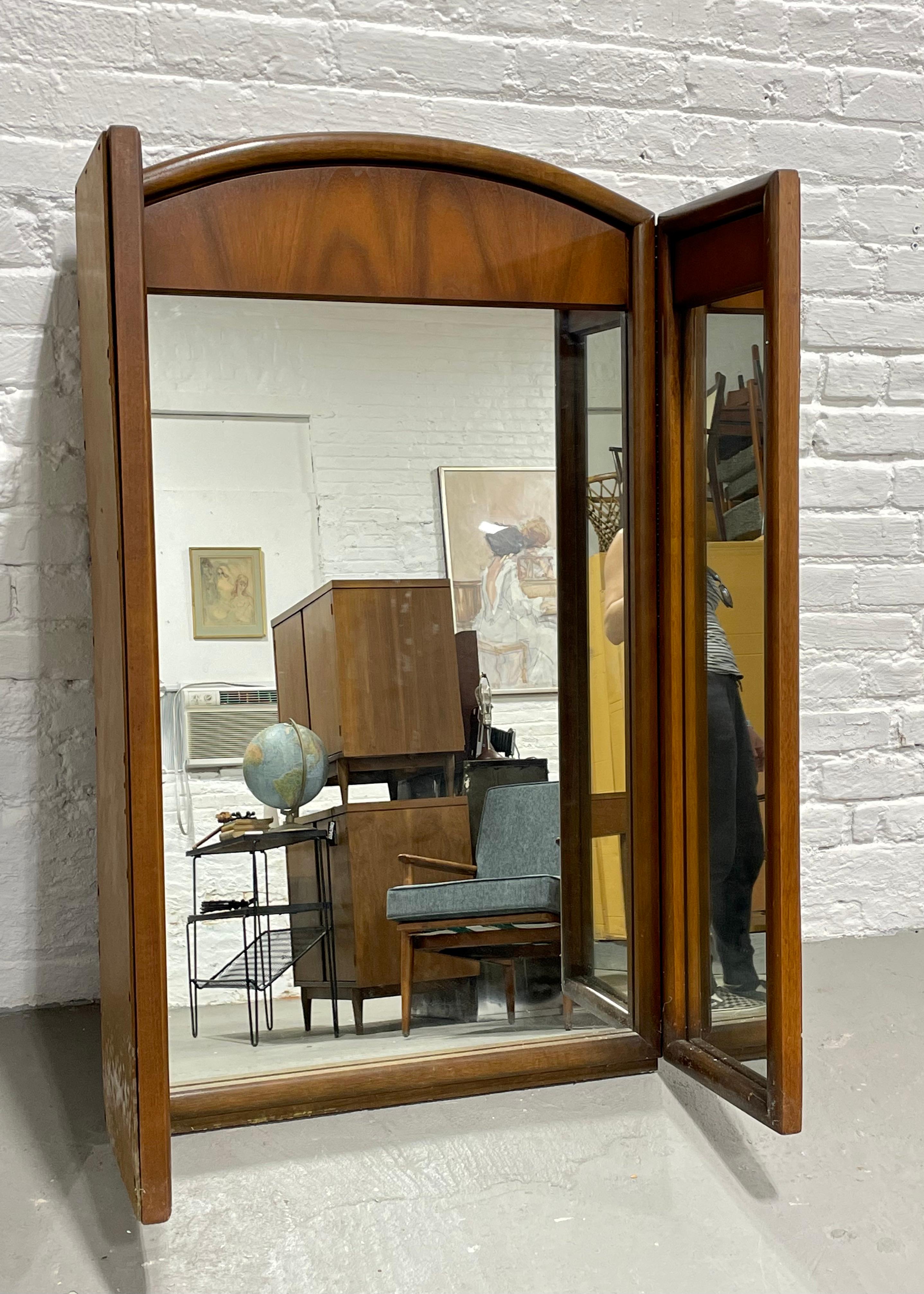 Large Mid-Century Modern Walnut Three Panel Mirror, C. 1960s For Sale 8