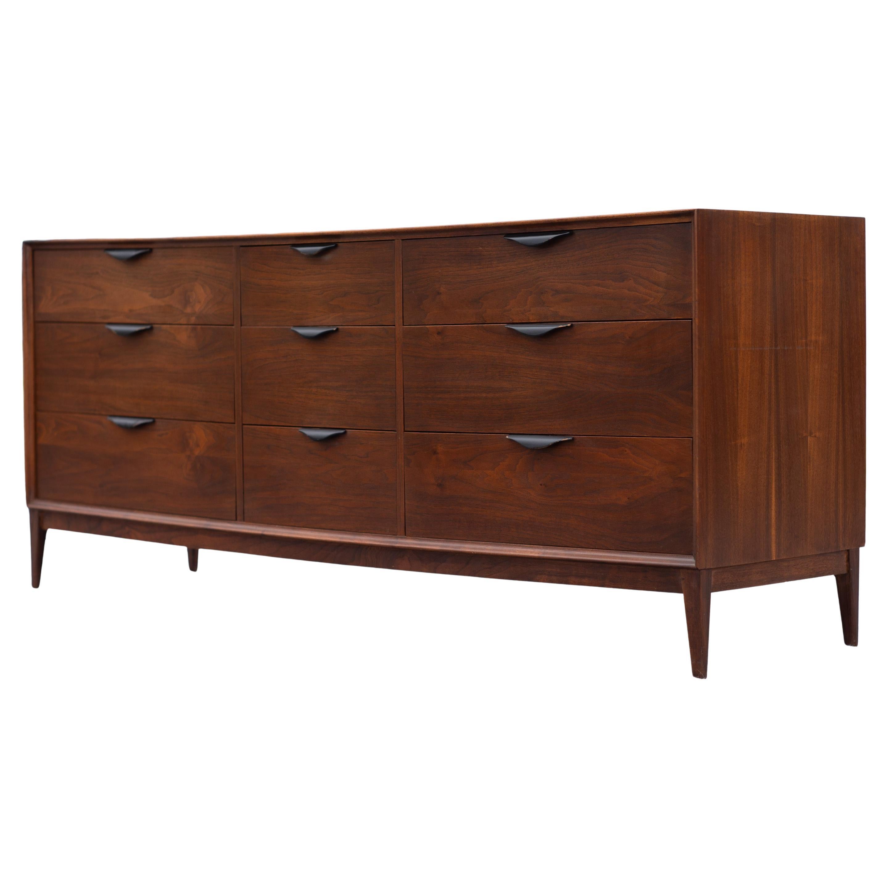 Grande commode triple 9 tiroirs en noyer The Modernity Dillingham