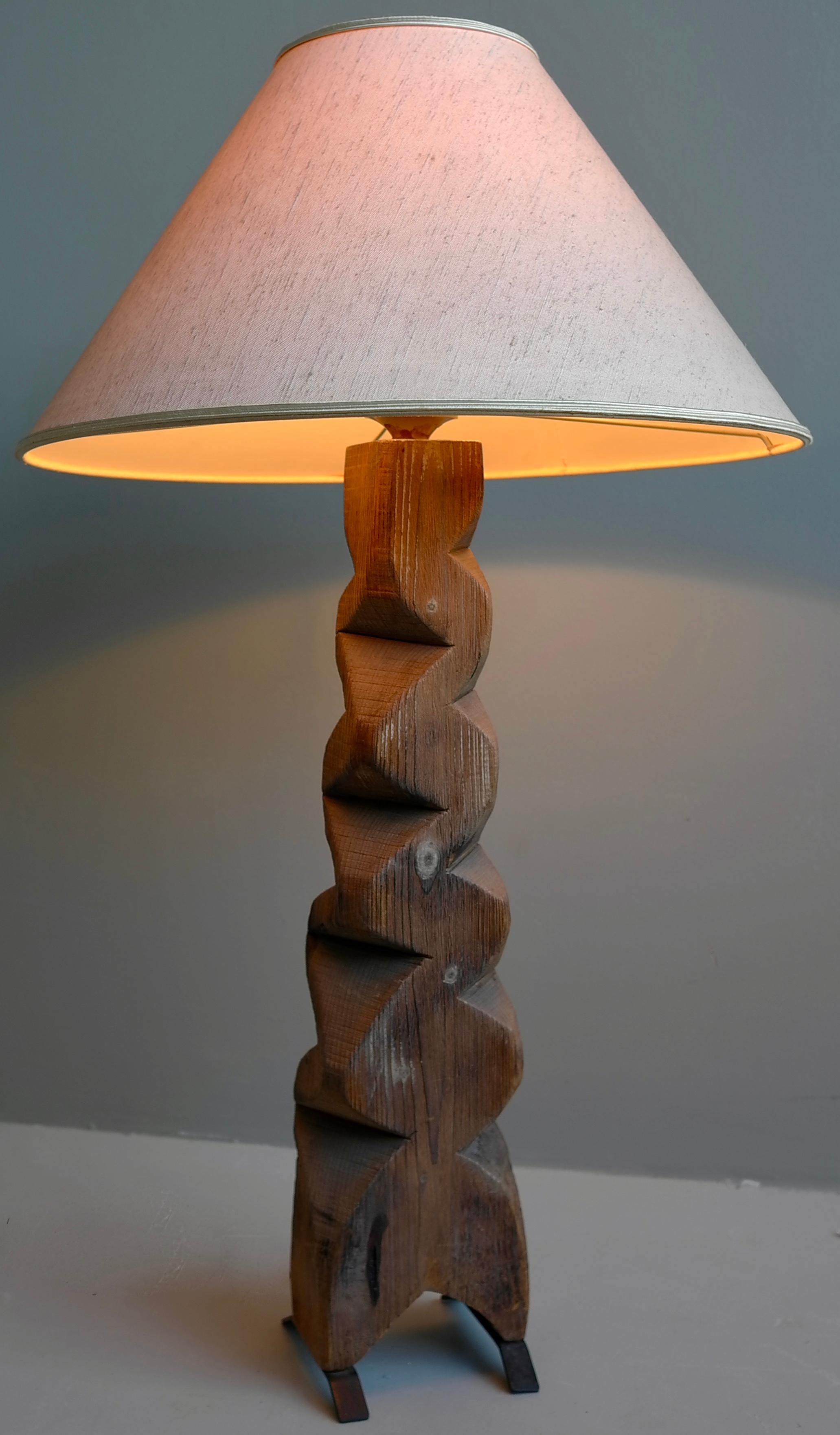 Dutch Large Mid-Century Modern Wooden Sculpture Table Lamp, off White Silk Shade, 1965 For Sale