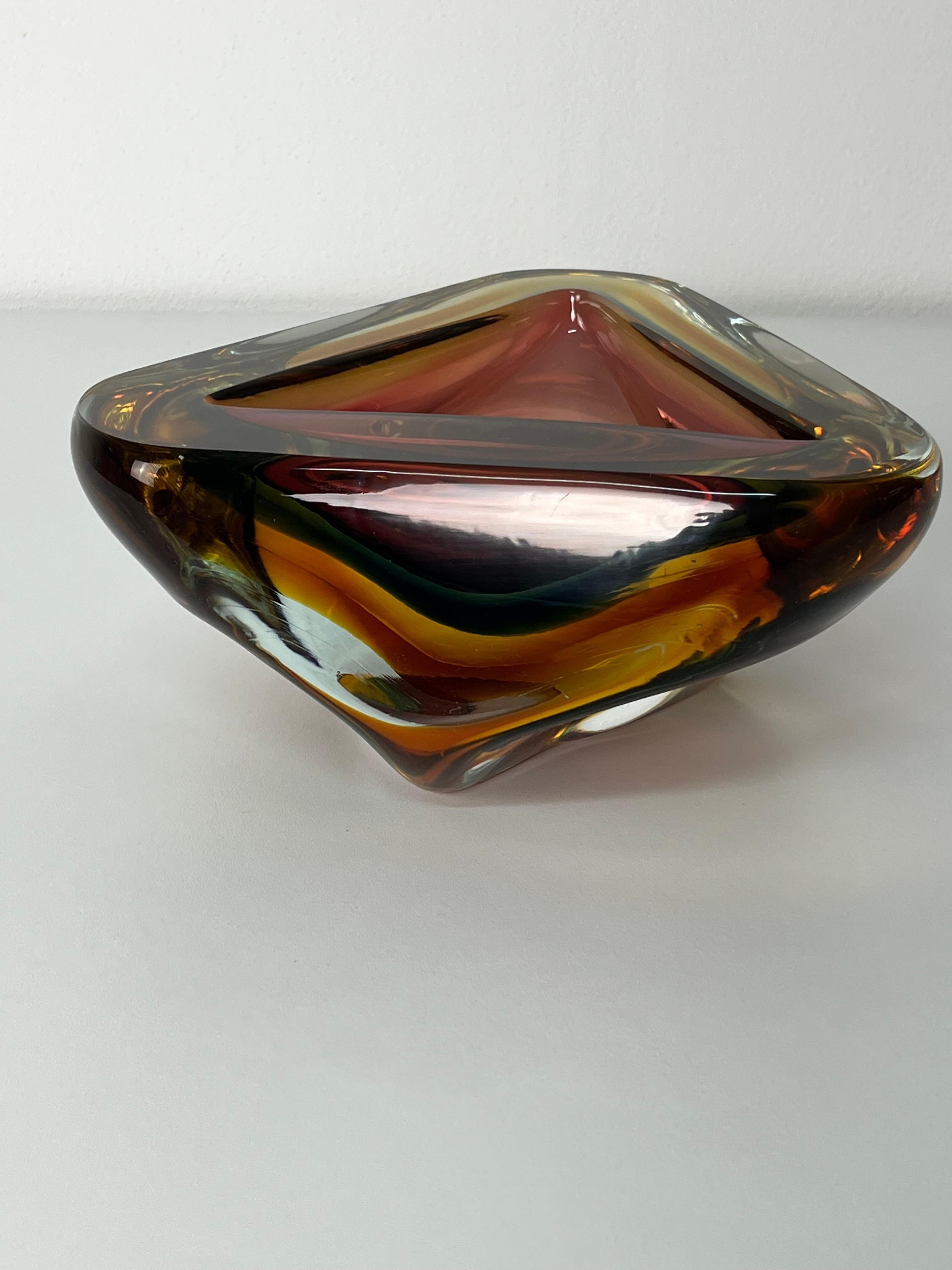 Grande posacenere in vetro di Murano della metà del secolo scorso, ambra, anni '60 in vendita 6