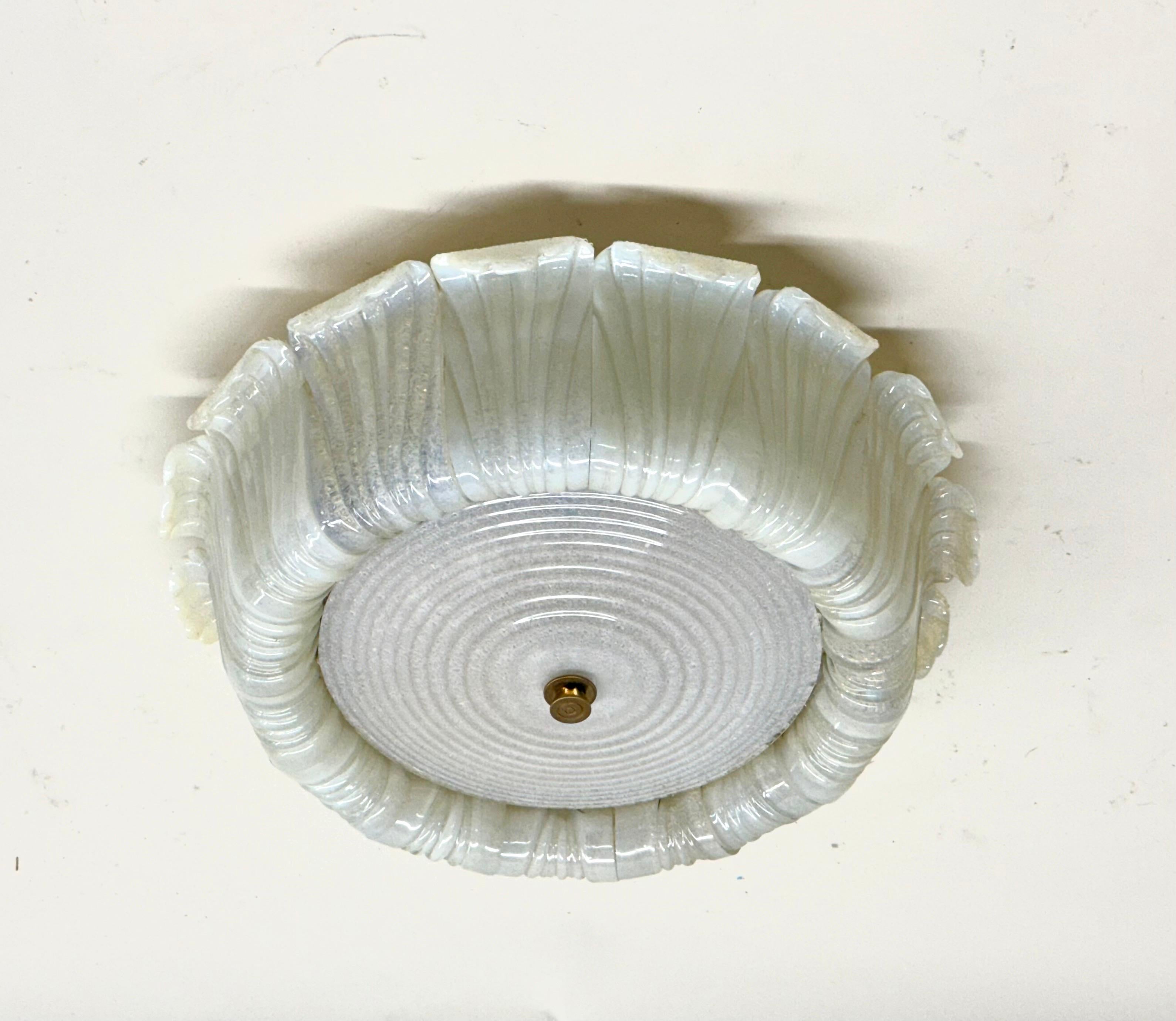 Large Mid-Century Murano Glass Flush Mount Chandelier by Barovier e Toso, 1940 In Good Condition For Sale In New York, NY