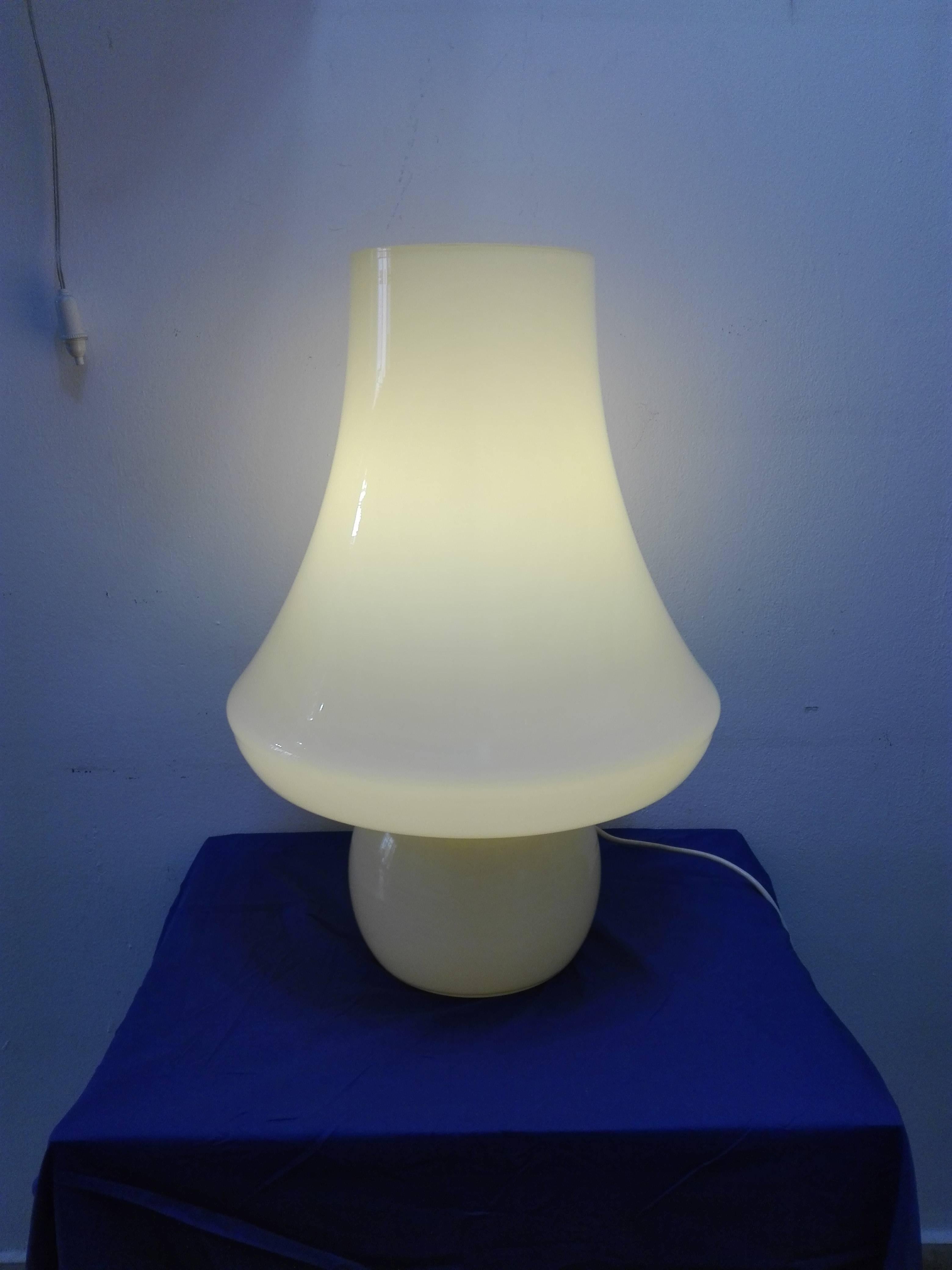 Hand-Crafted Large Midcentury Mushroom Lamp by Paolo Venini for Venini, 1960s For Sale