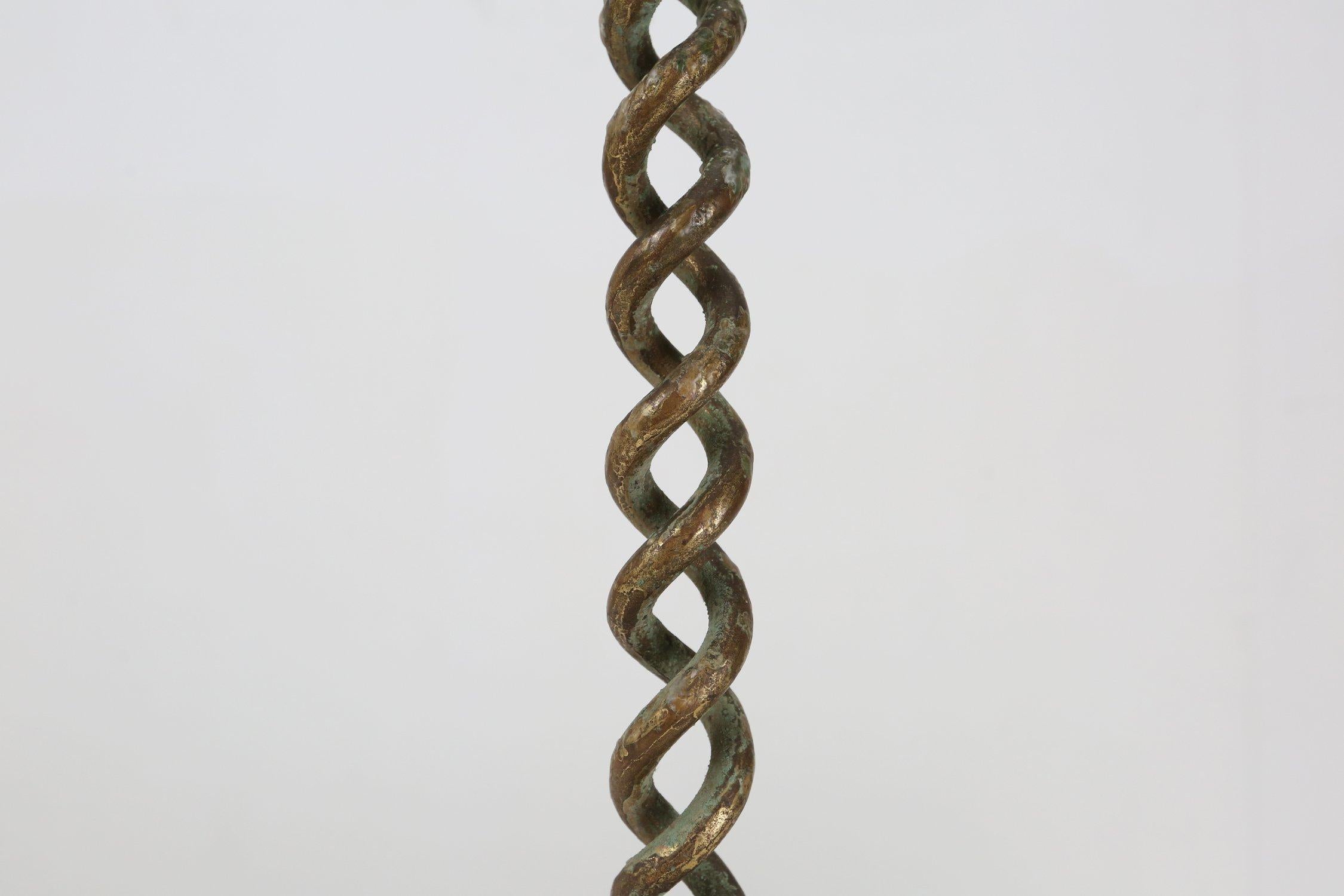 Mid-Century moderno Grande portacandele aperto in metallo Barley Twist della metà del secolo scorso, anni '20 in vendita