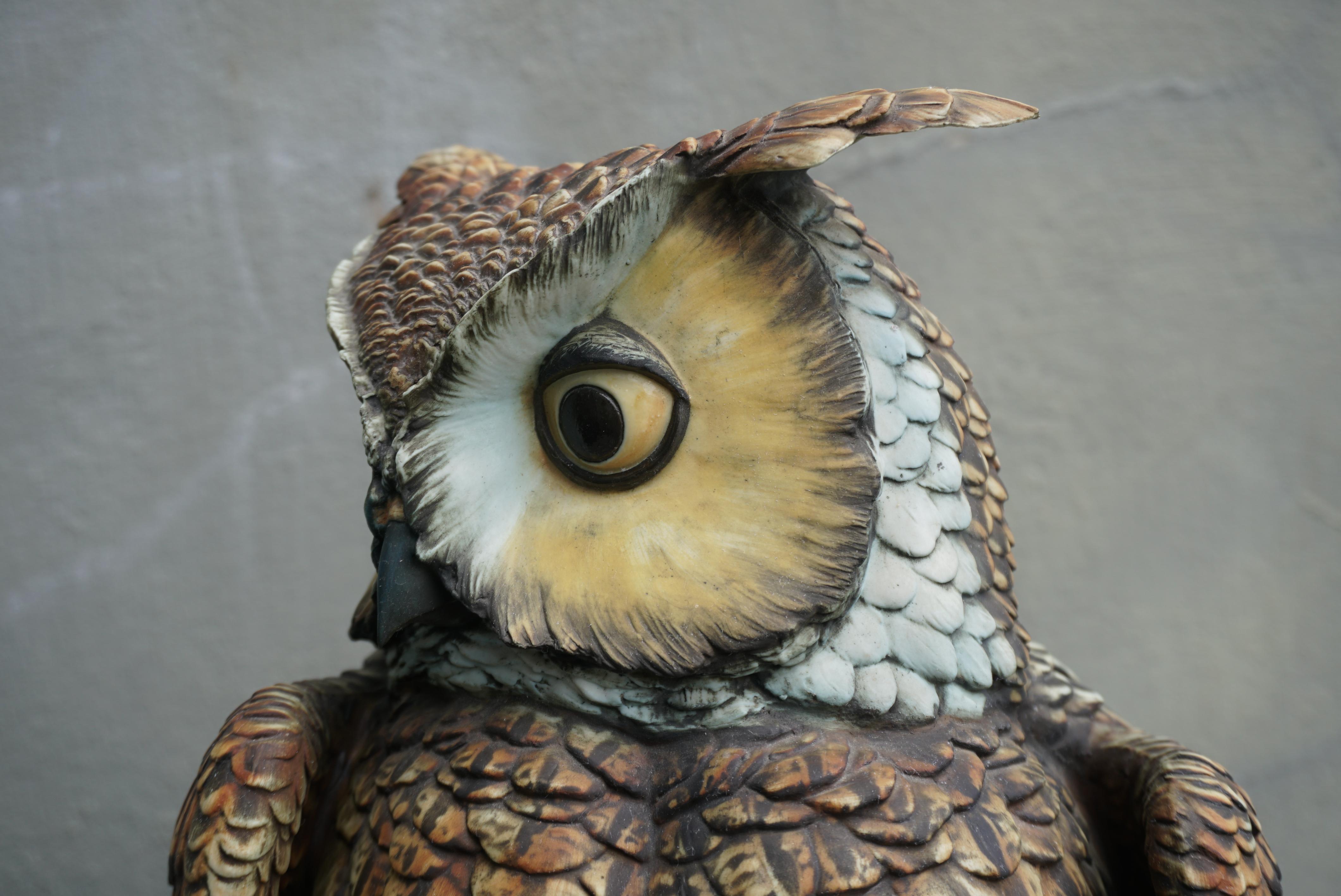 Large Mid-Century Owl Sculpture  For Sale 1