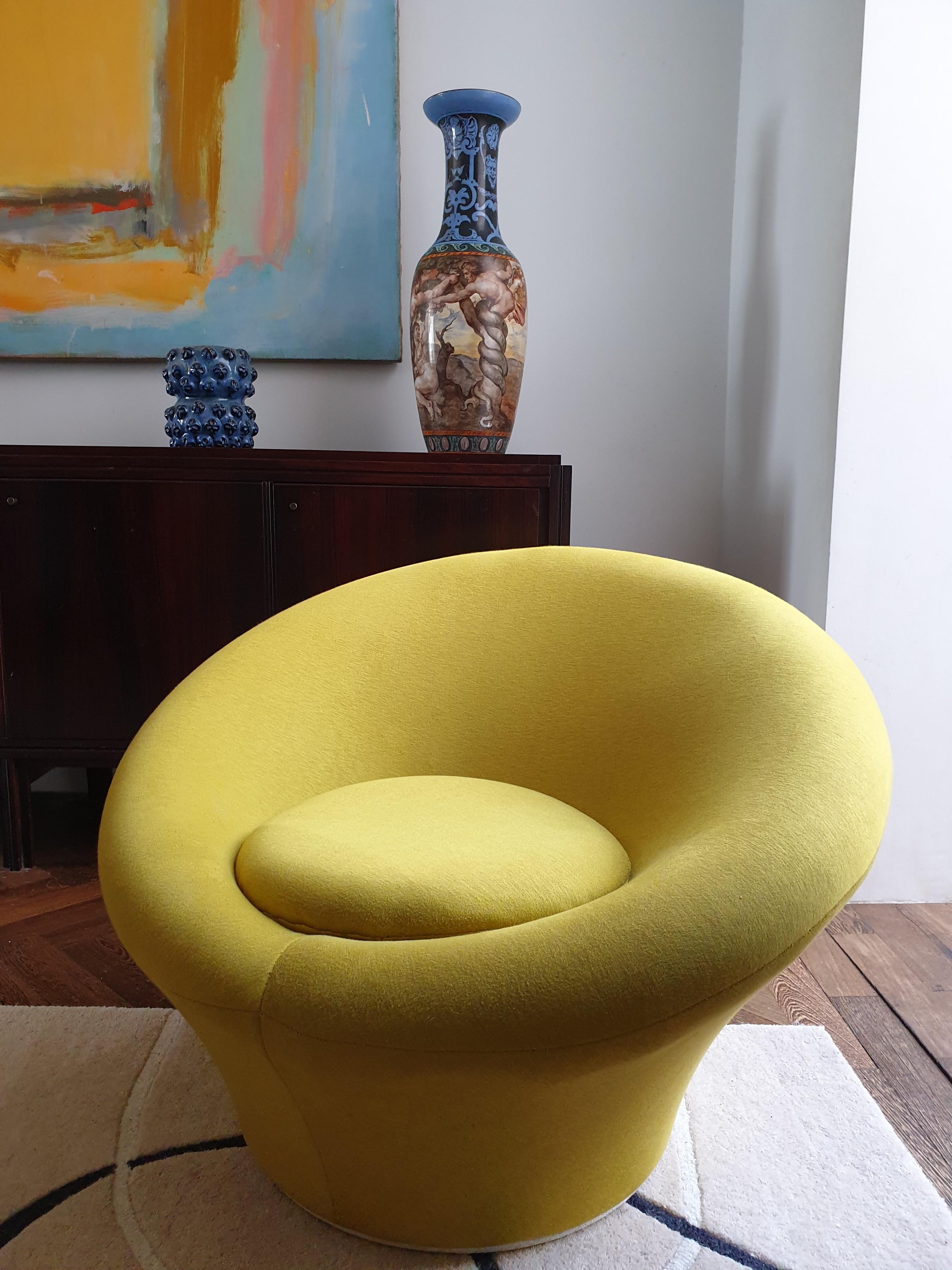 Large Mid Century painted Swedish vase. For Sale 4