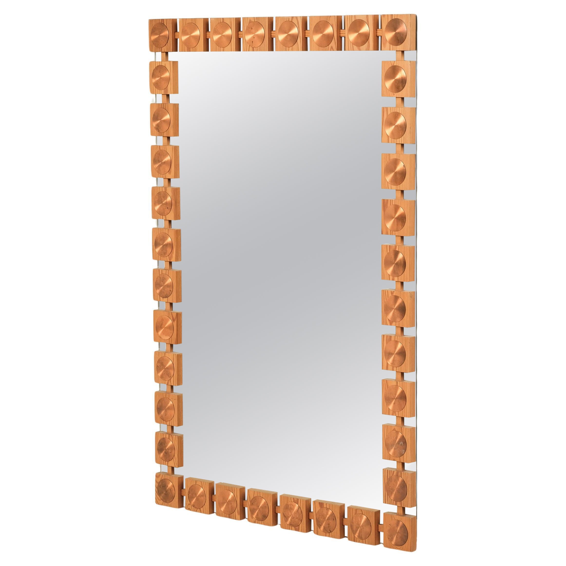 Gran espejo de pared de pino y cobre de mediados de siglo, Glas & Trä Hovmantorp, Suecia en venta