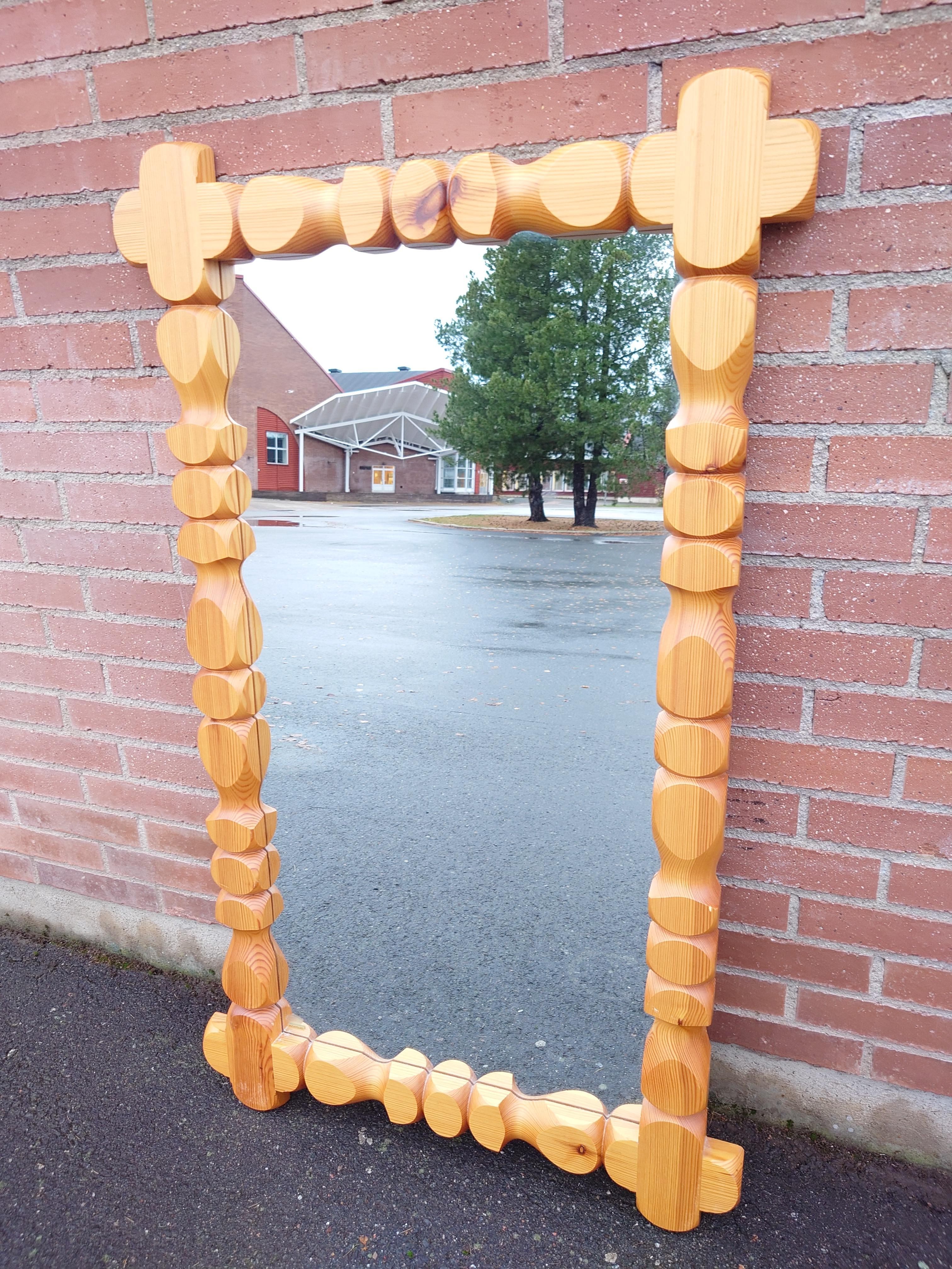 Mid-Century Modern Grand miroir mural en pin du milieu du siècle Glasmäster Markaryd, Suède 1970 en vente