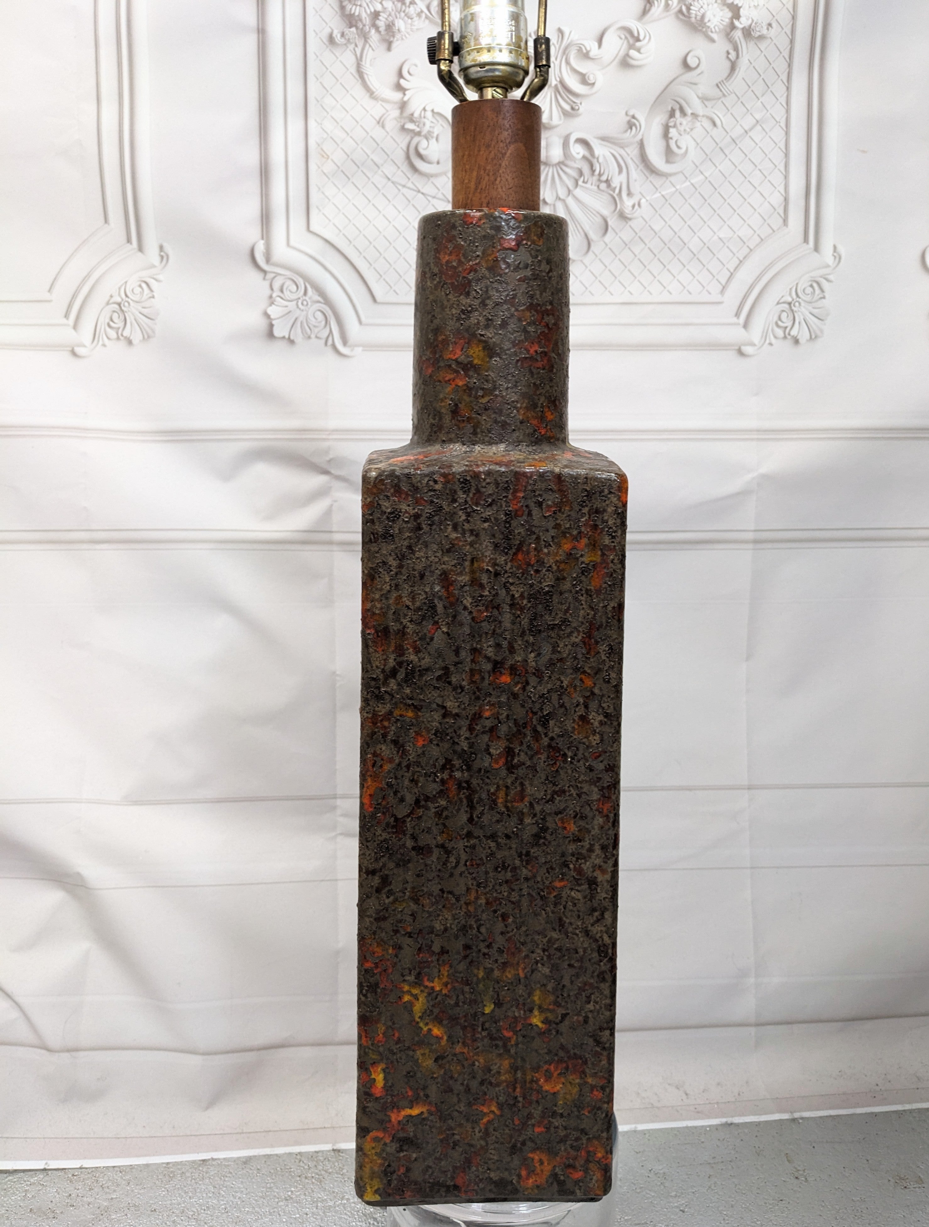 Große Mid Century Pottery Lampe (Moderne der Mitte des Jahrhunderts) im Angebot