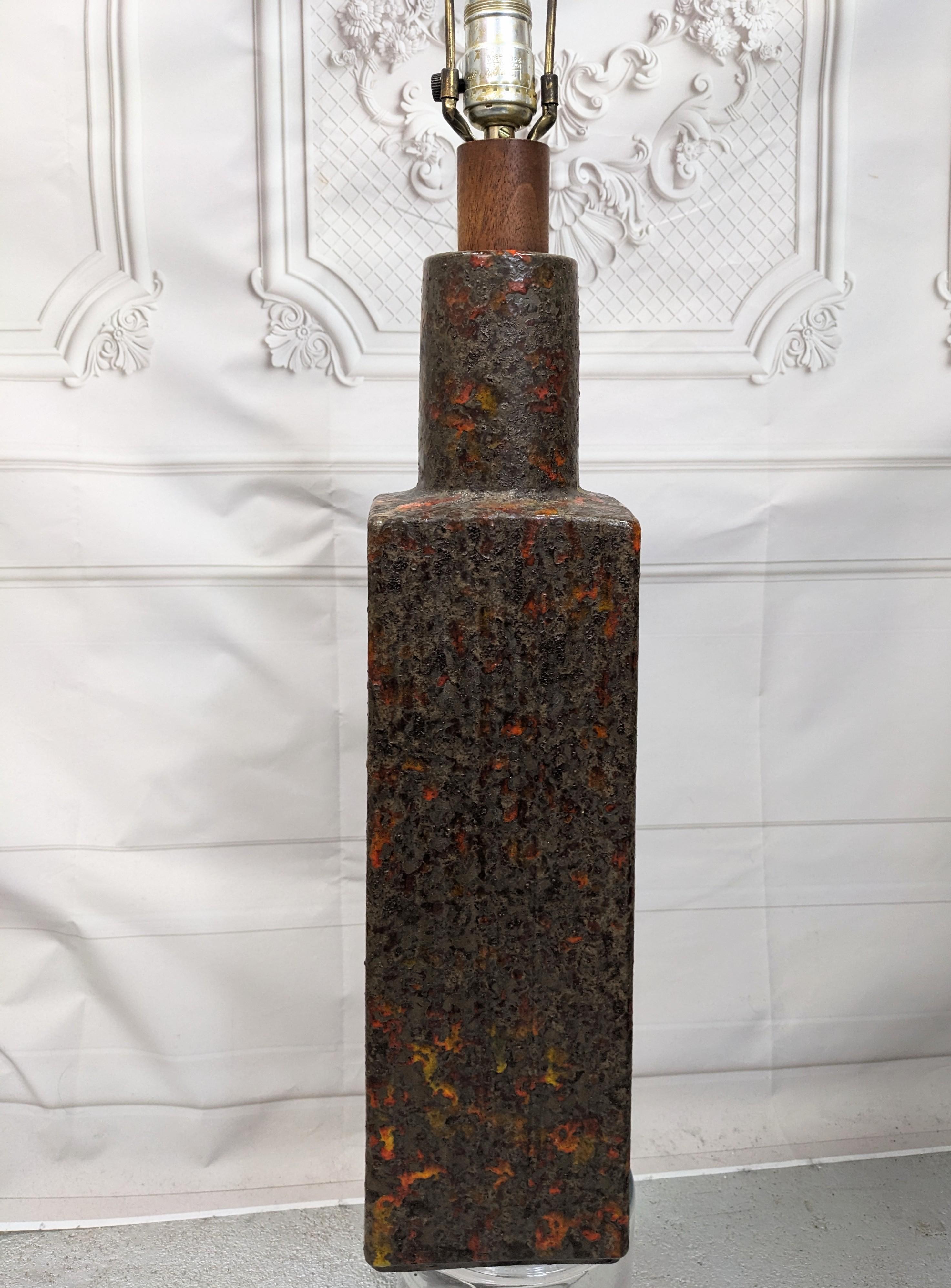 Große Mid Century Pottery Lampe im Zustand „Hervorragend“ im Angebot in Riverdale, NY