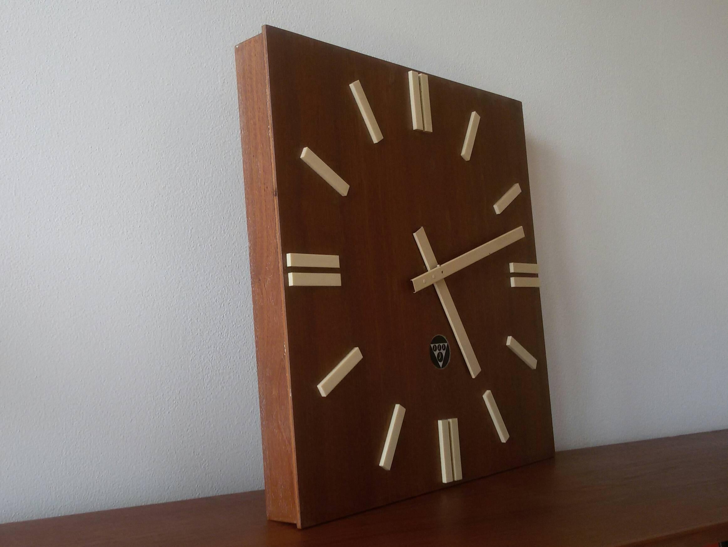 Large Midcentury Pragotron Industrial Wooden Wall Clock Type PPH 410, 1980s 1
