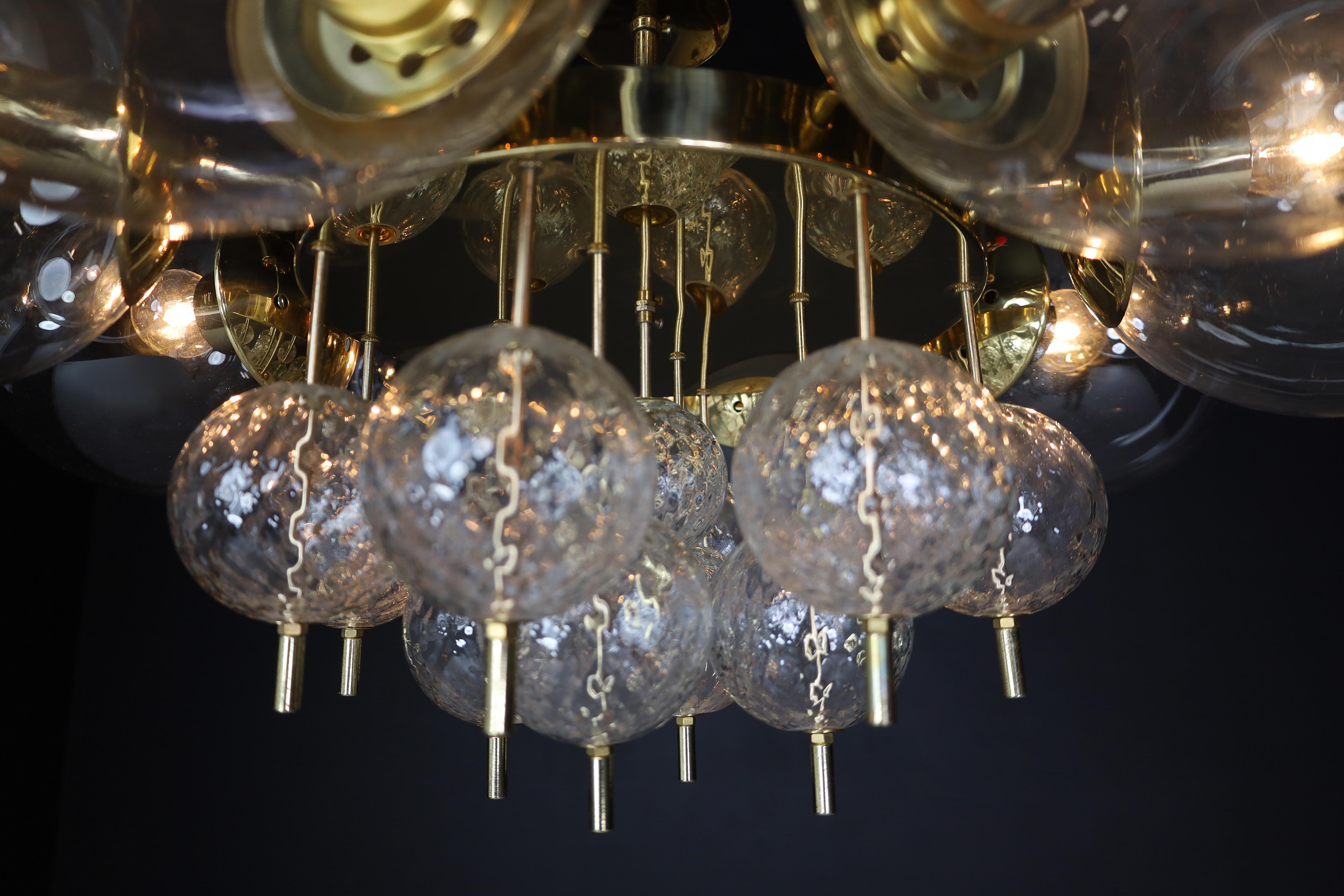 Large Mid-Century Preciosa Chandelier Brass and Glass Globes Czechia 1960s In Good Condition For Sale In Almelo, NL