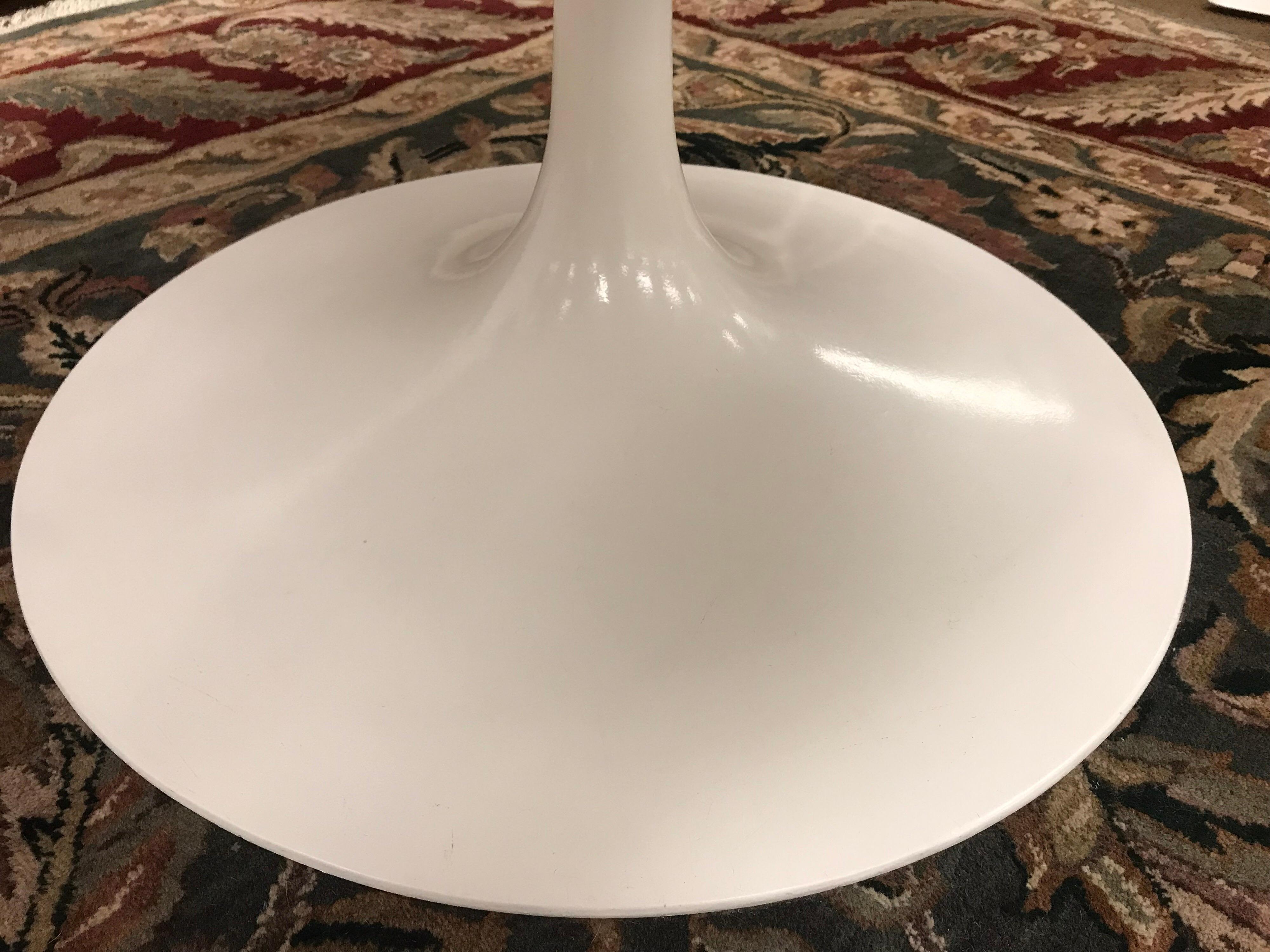 American Large Midcentury Saarinen Style Tulip Table Burke Industries USA, 1970s