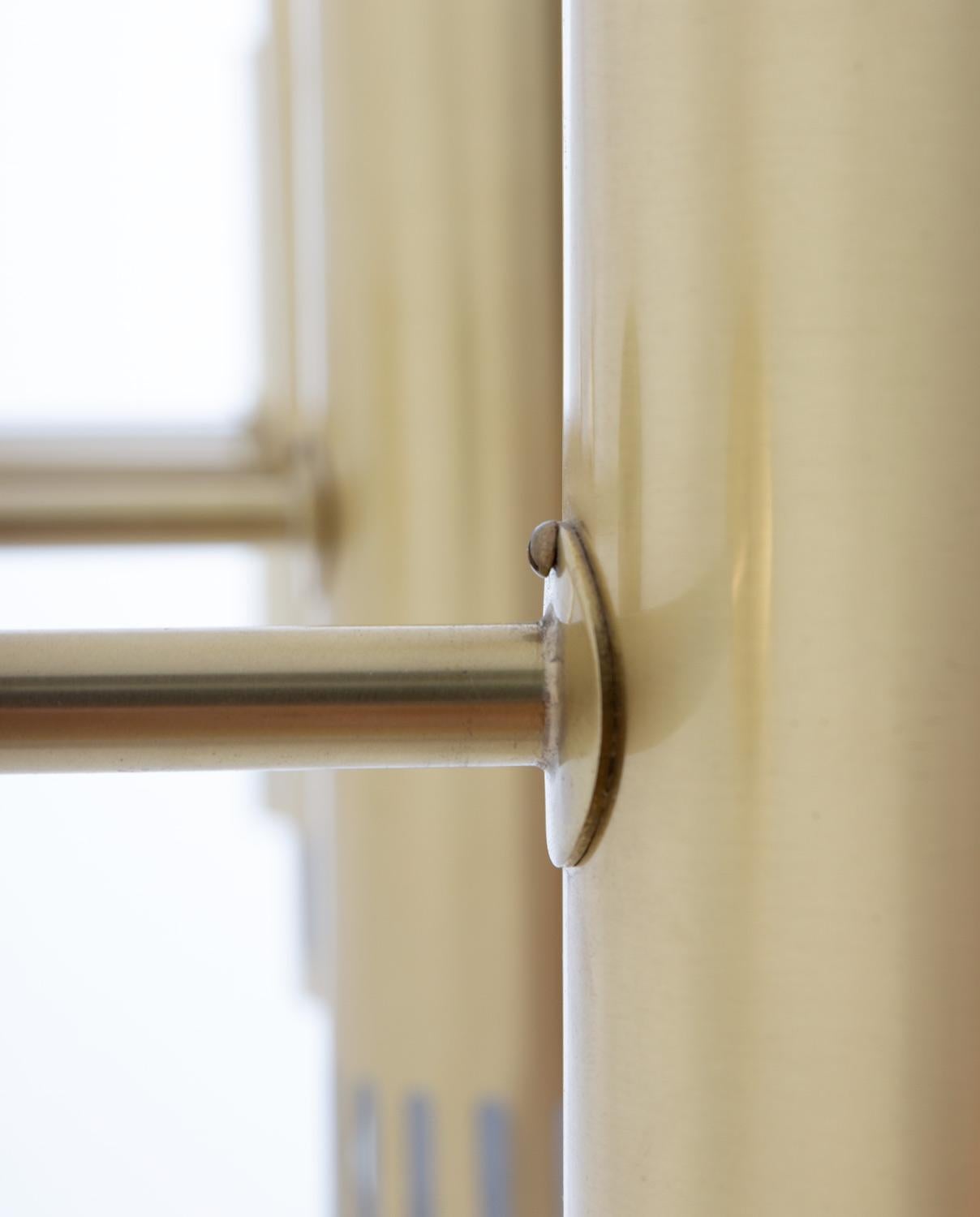 Grandes lámparas de pared escandinavas de latón de mediados de siglo de Boréns en venta 1