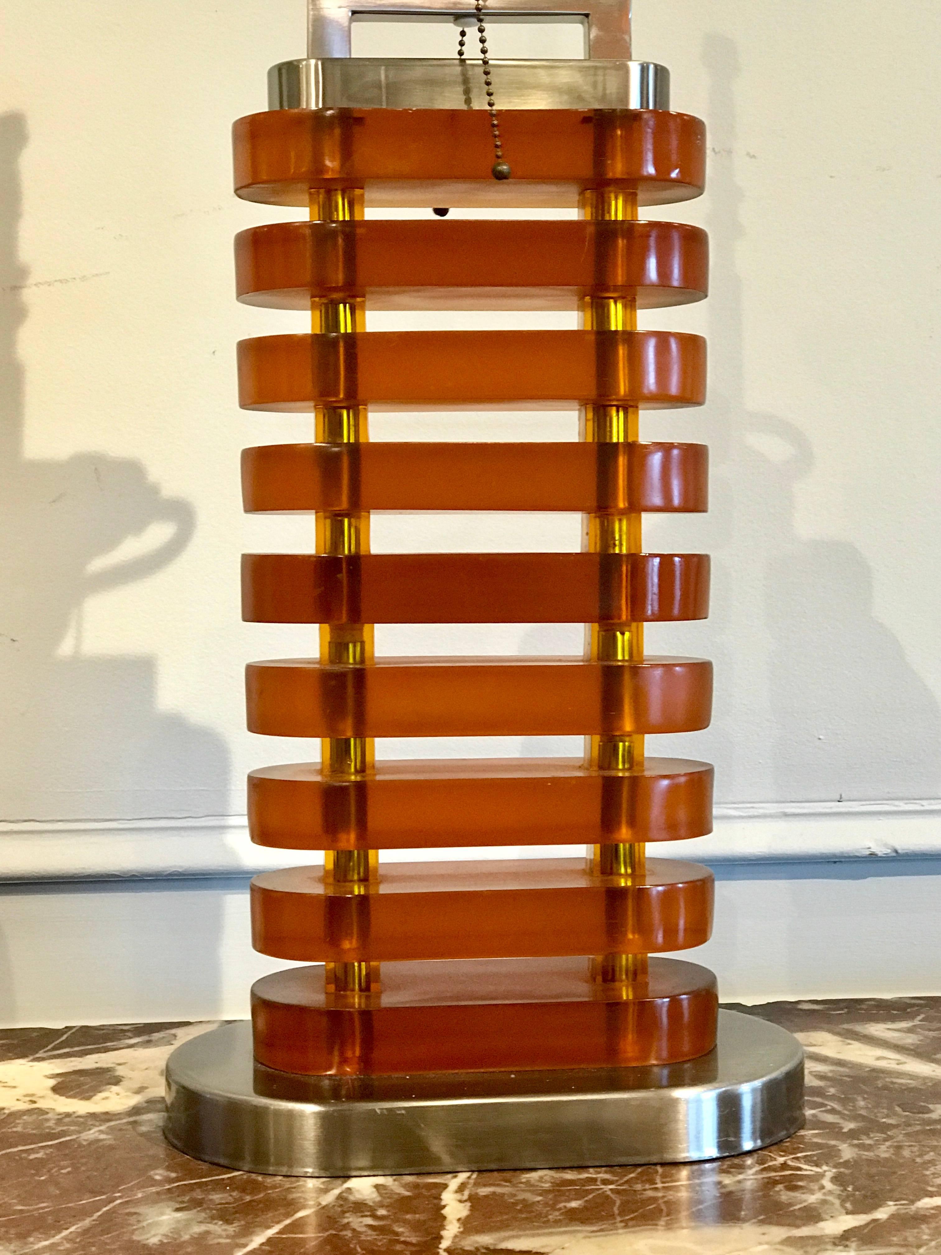 Large Midcentury Stacked Amber Lucite Lamp In Good Condition In West Palm Beach, FL
