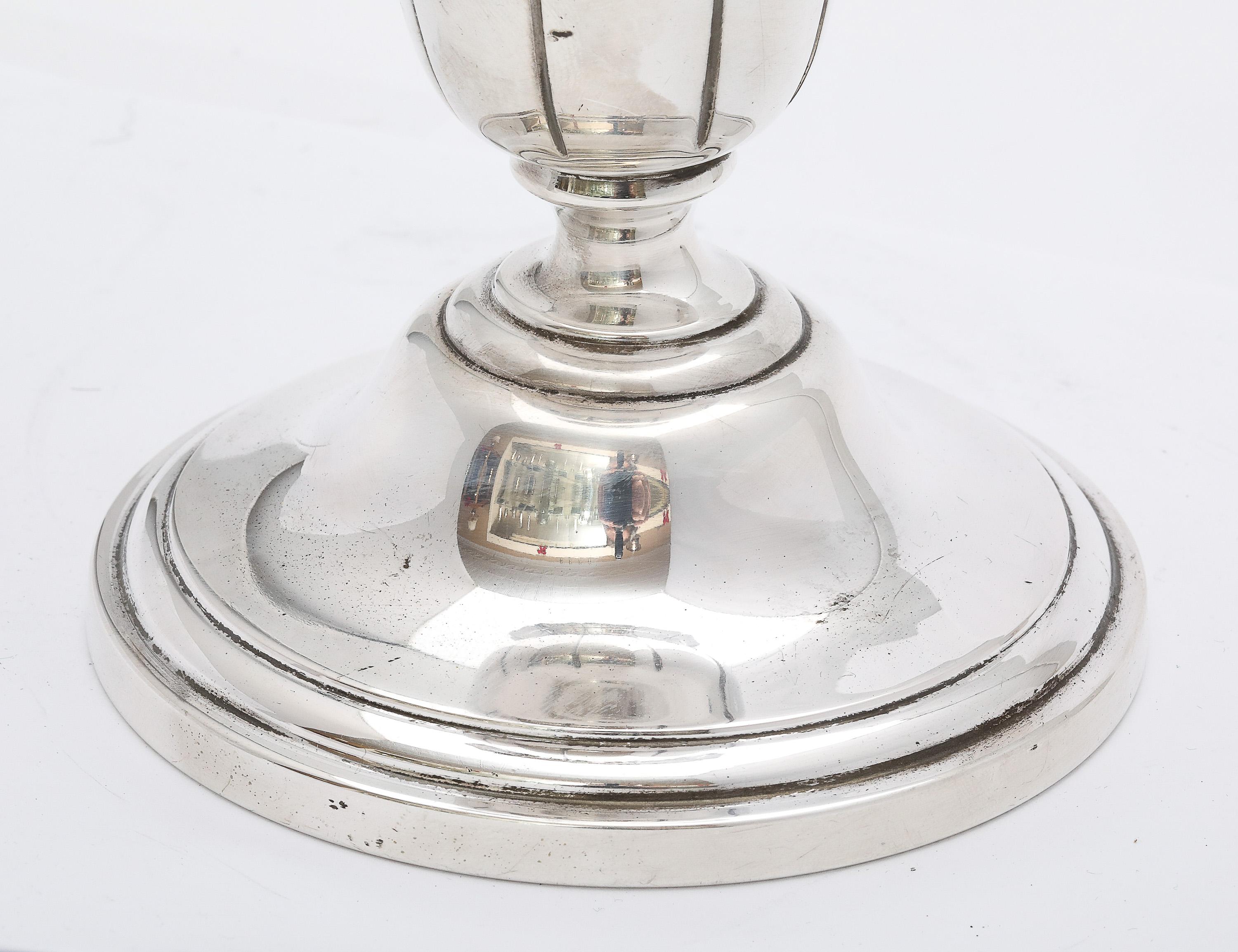 Grande vaso da fiori in argento Sterling di Tuttle del metà del secolo scorso in vendita 5