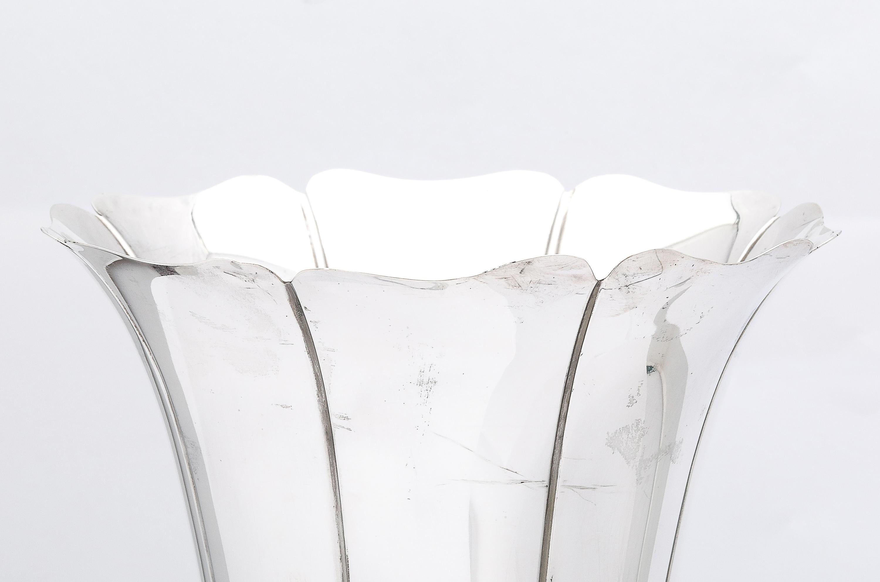 Grande vaso da fiori in argento Sterling di Tuttle del metà del secolo scorso in vendita 7