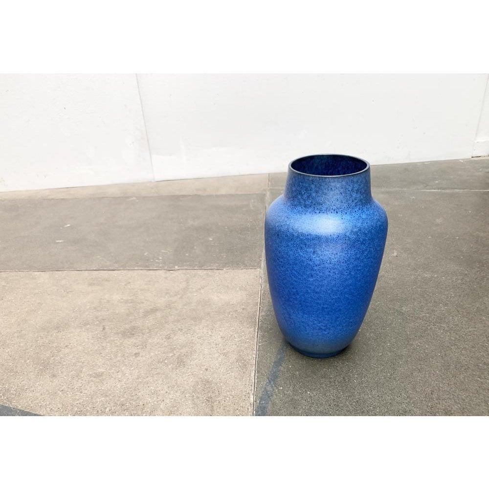 Grande vaso da terra di metà secolo in Studio Pottery blu di Bückeburg Keramik, anni '60 in vendita 3