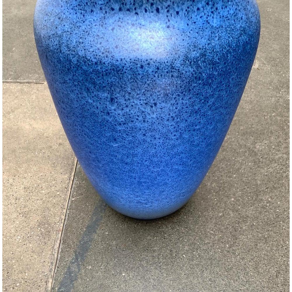 Tedesco Grande vaso da terra di metà secolo in Studio Pottery blu di Bückeburg Keramik, anni '60 in vendita