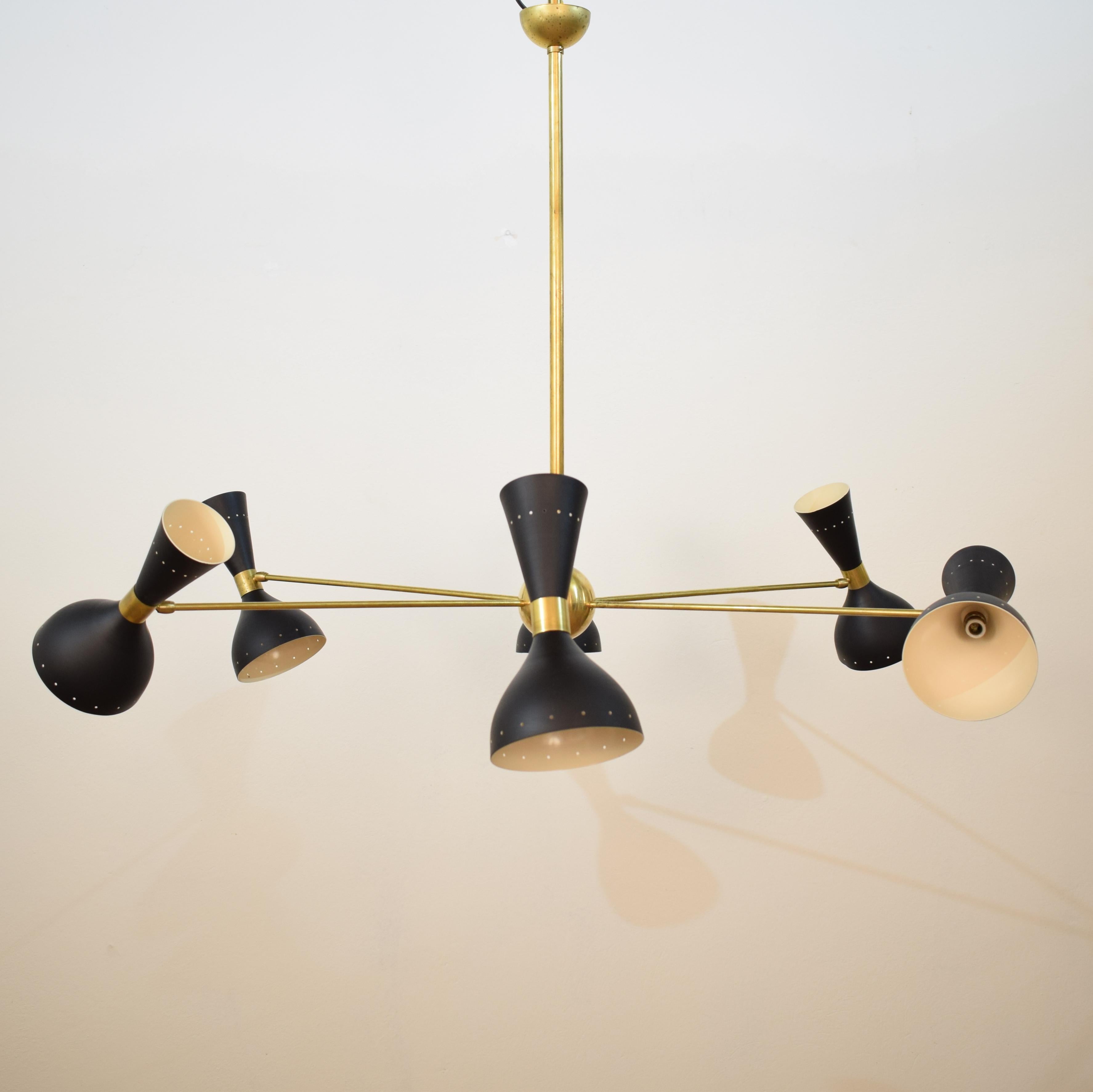 Italian Large Midcentury Style Chandelier in Brass and Black Lacquered Metal For Sale