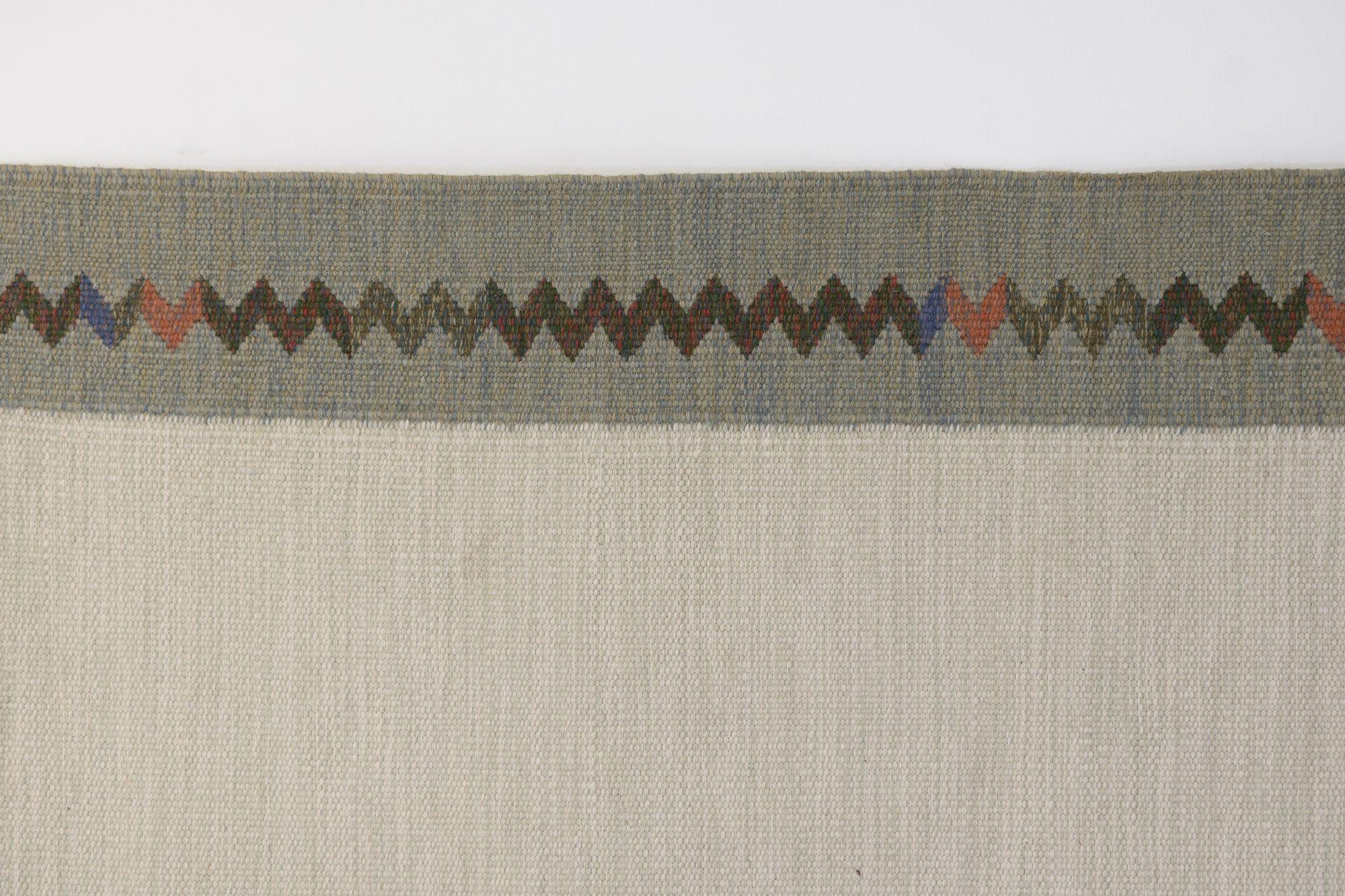 Kilim sueco grande de mediados de siglo mediados del siglo XX en venta