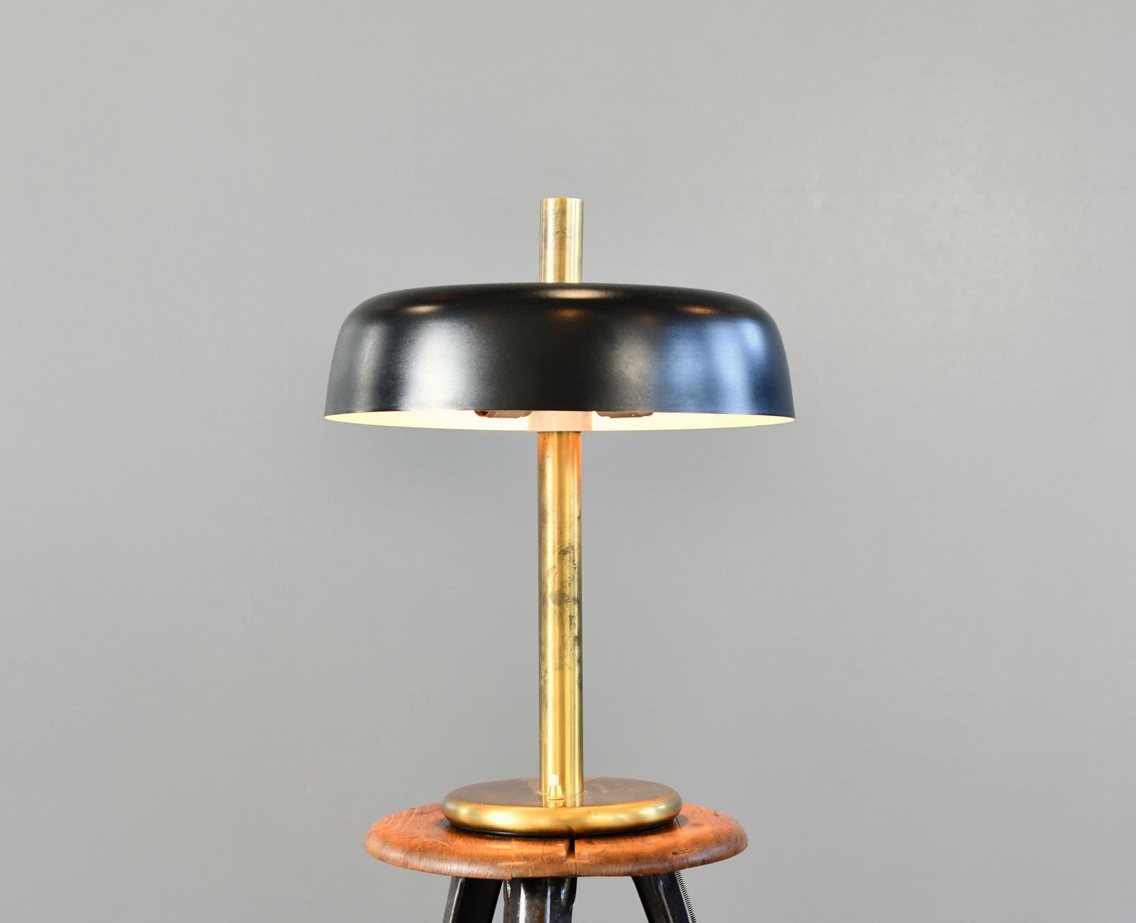 Large Mid Century Table Lamp By Hillebrand Circa 1960s In Good Condition For Sale In Gloucester, GB