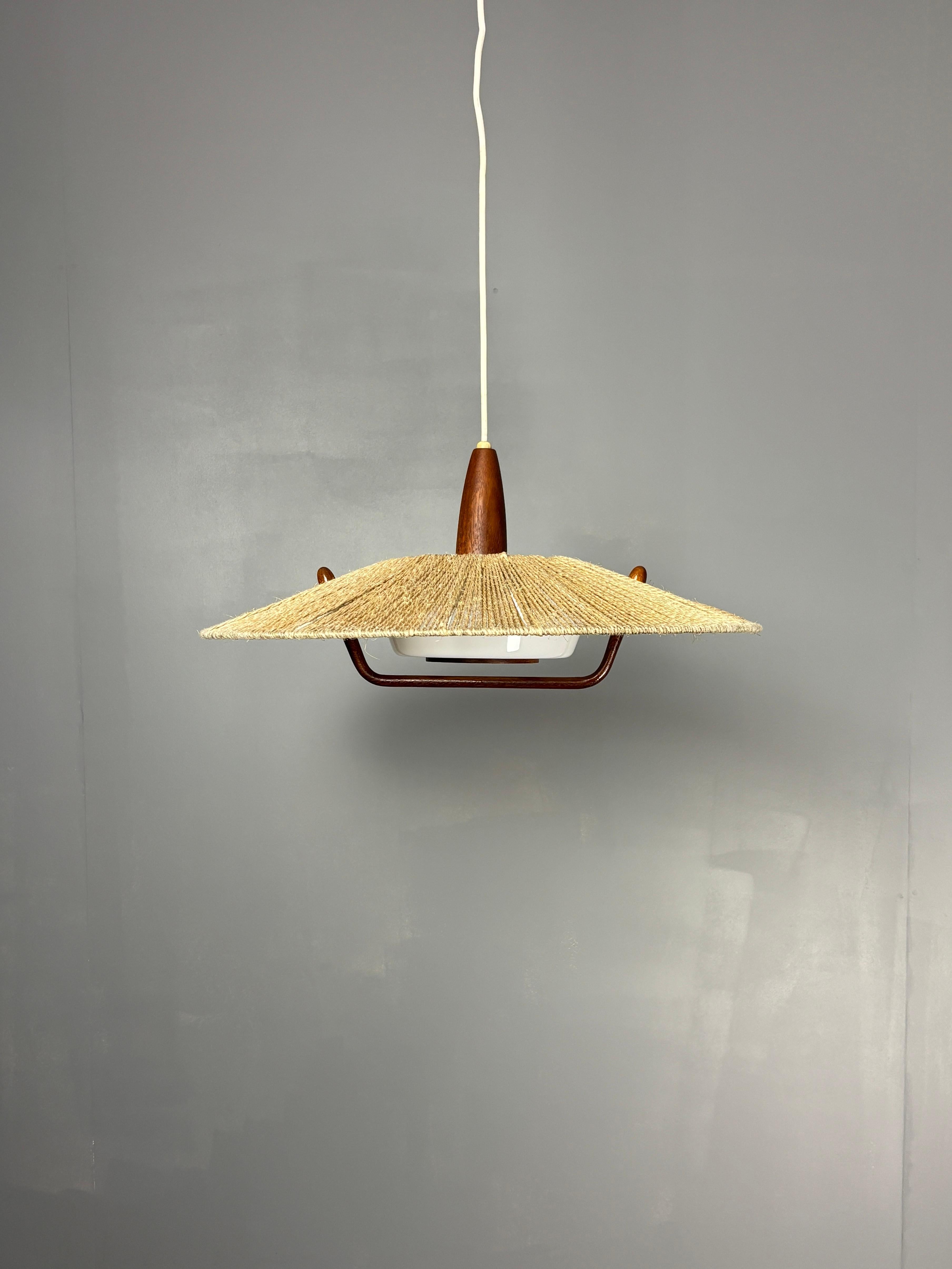 Grande lampe suspendue en teck et corde de sisal du milieu du siècle dernier, années 1960 en vente 6
